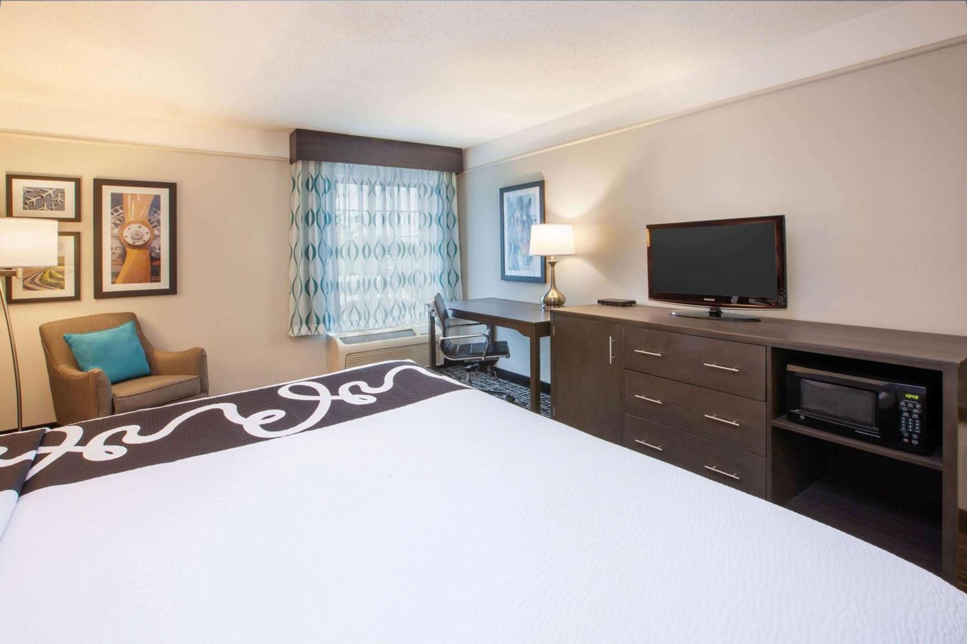La Quinta by Wyndham Cincinnati Airport Florence photo 7