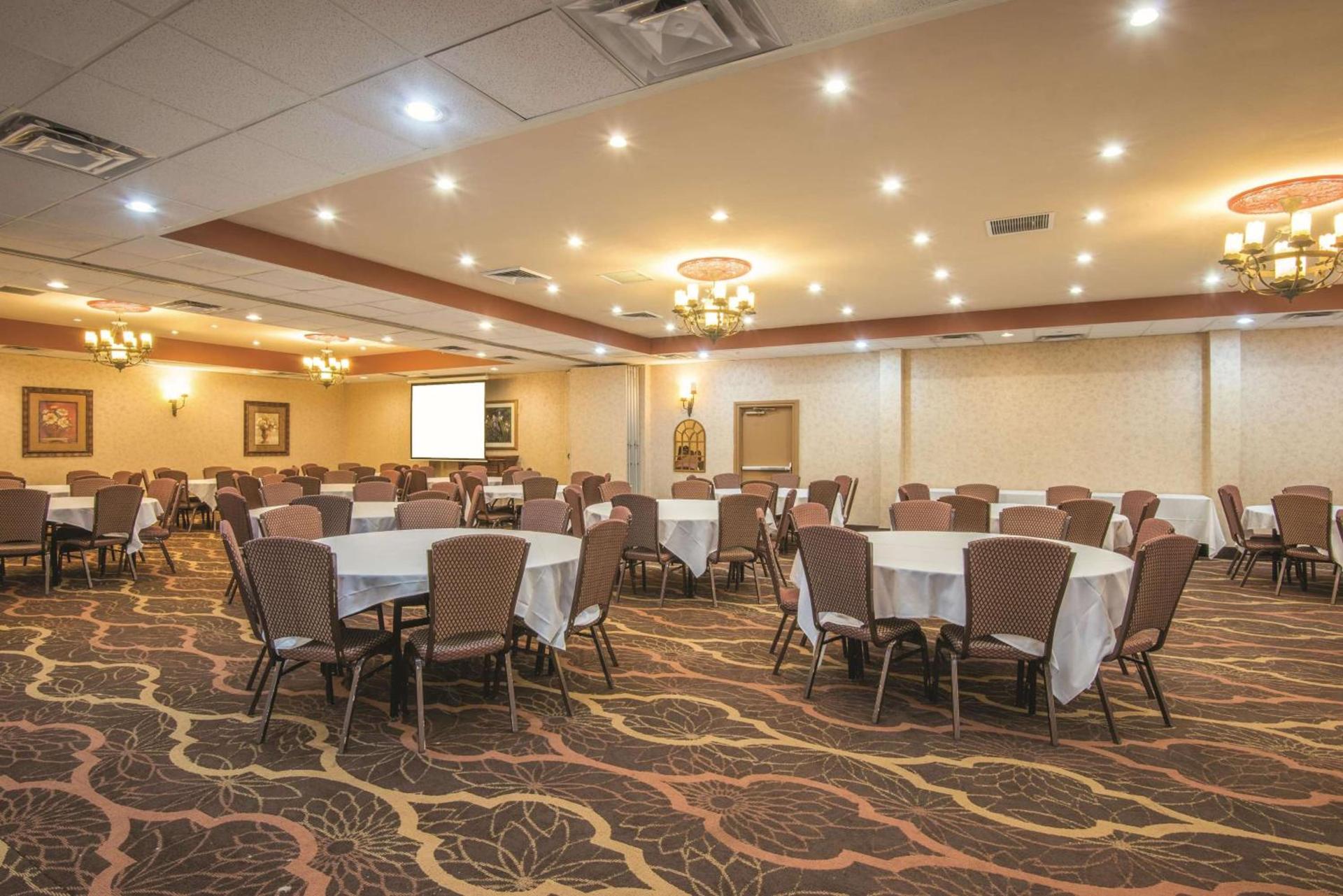 Mountain Valley Inn & Suites photo 7