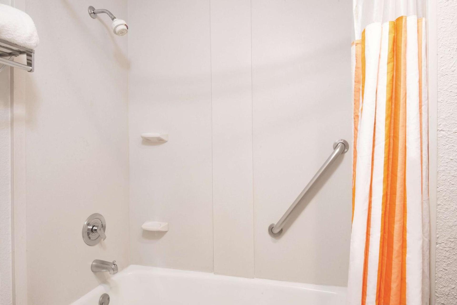 Mountain Valley Inn & Suites photo 9
