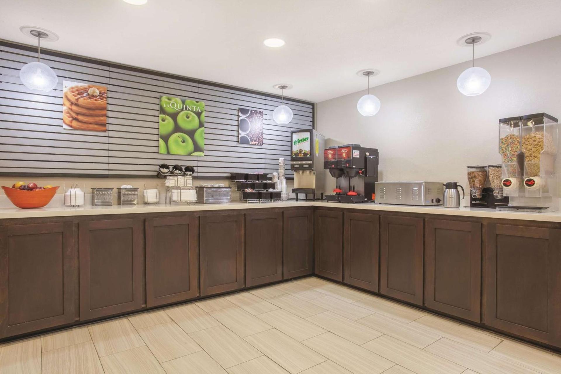 Baymont by Wyndham Moss Point Pascagoula photo 32