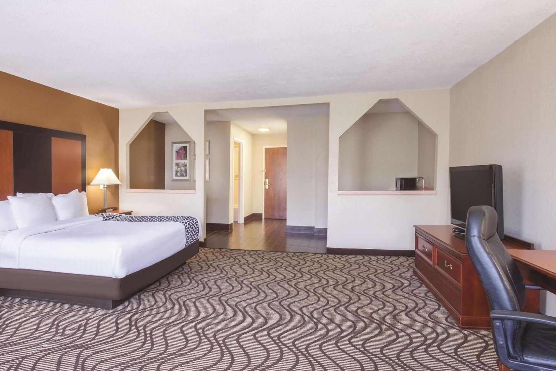 Baymont by Wyndham Moss Point Pascagoula photo 26