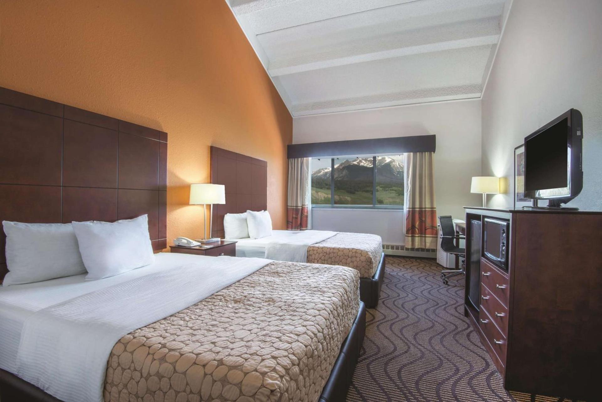 Mountain Valley Inn & Suites photo 12
