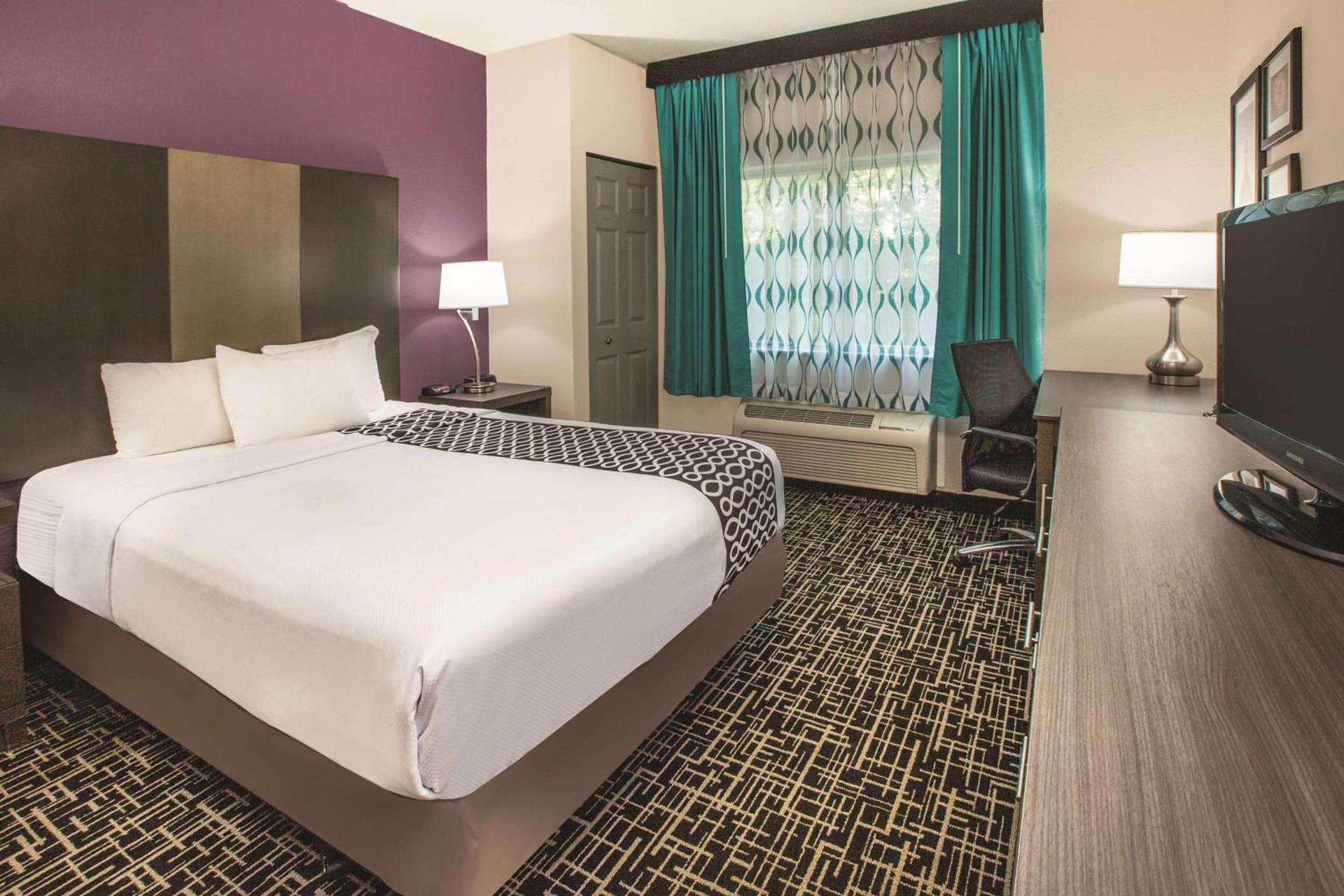 La Quinta Inn by Wyndham Indianapolis North photo 2