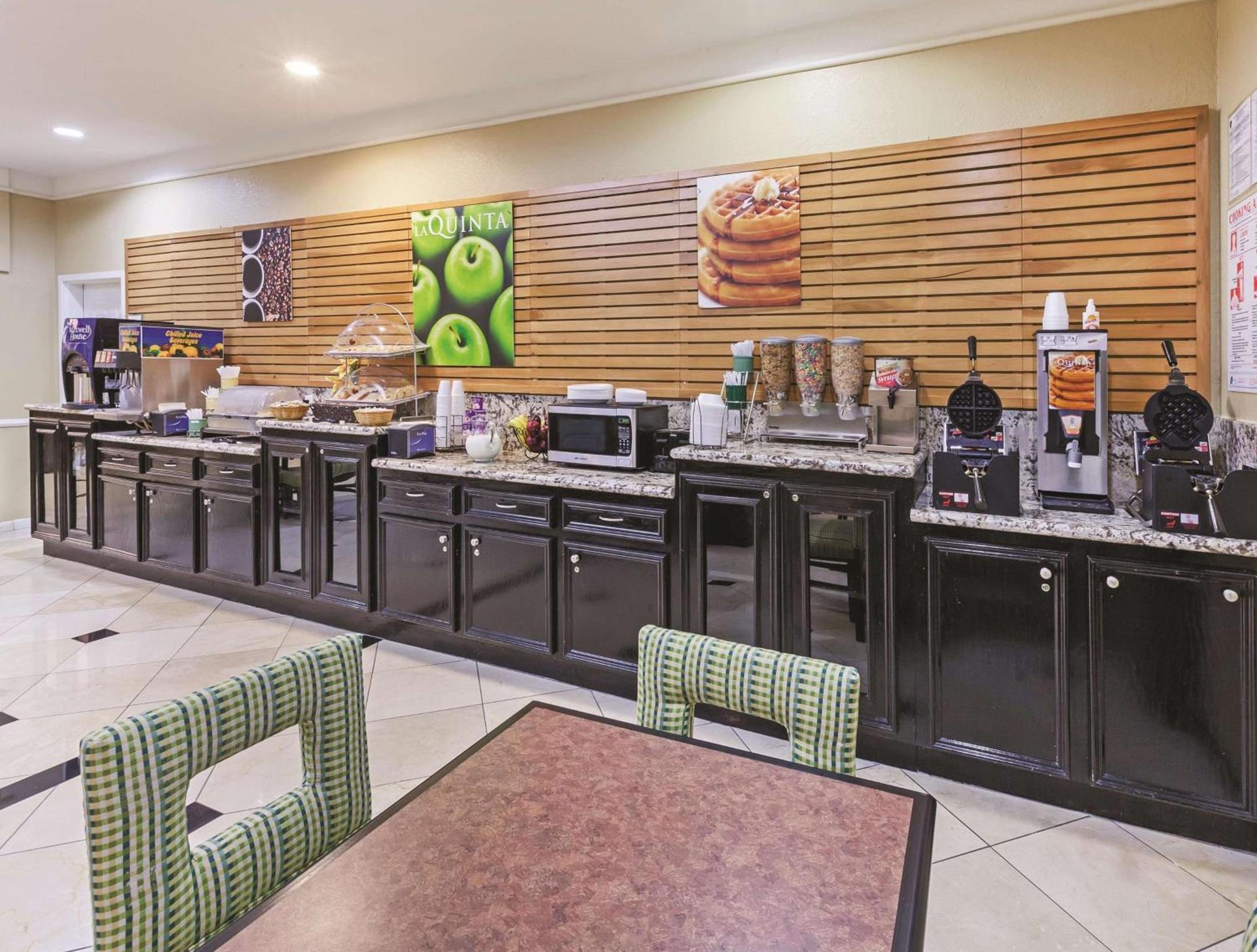 La Quinta by Wyndham Pearland photo 22