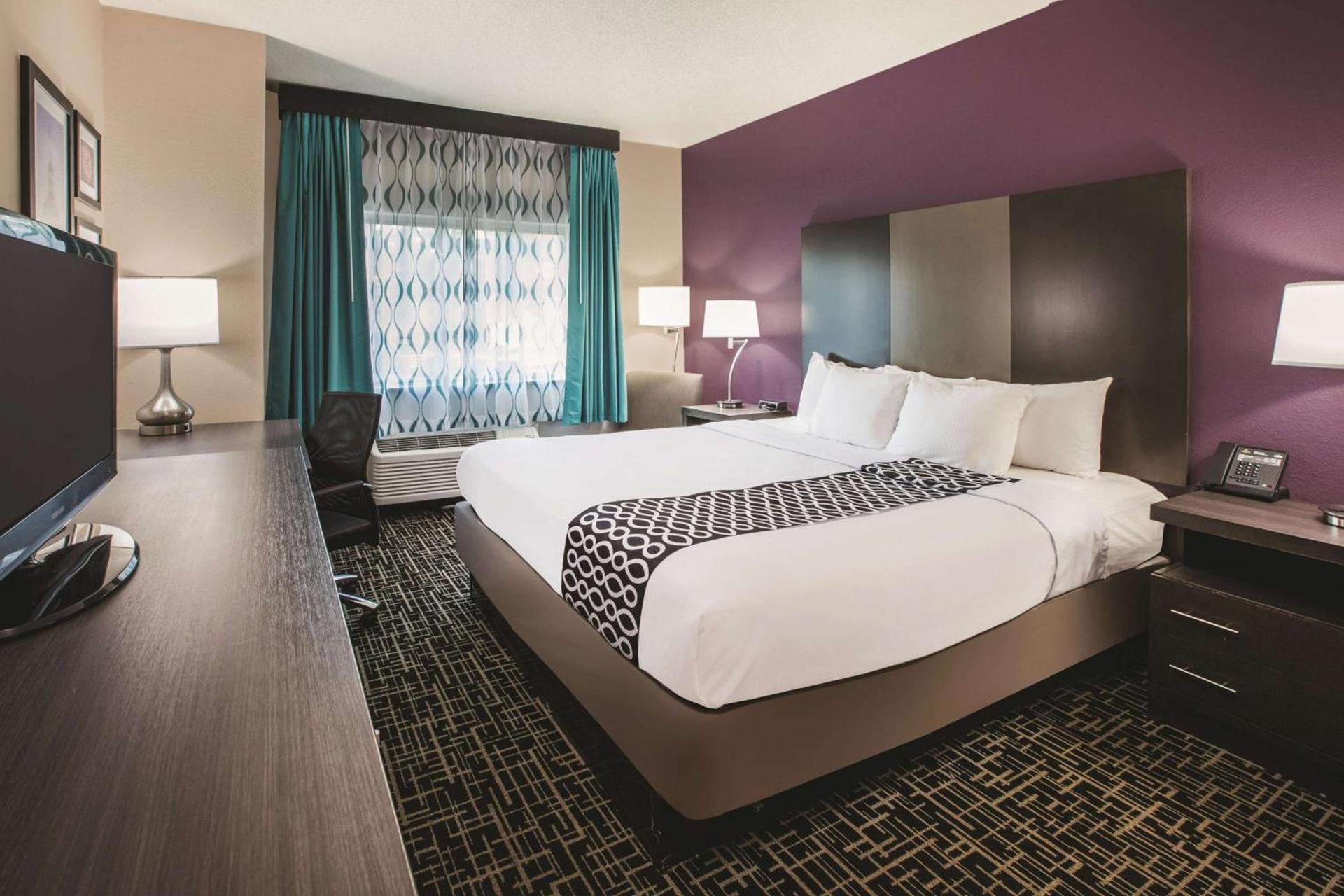 La Quinta Inn by Wyndham Indianapolis North photo 17