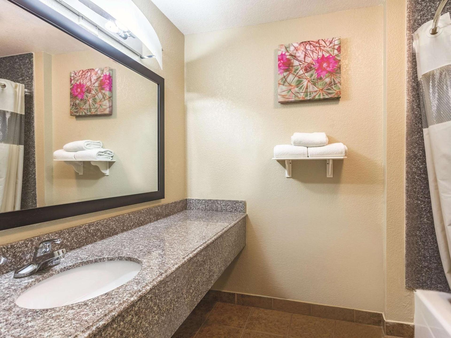 La Quinta by Wyndham Deming photo 23