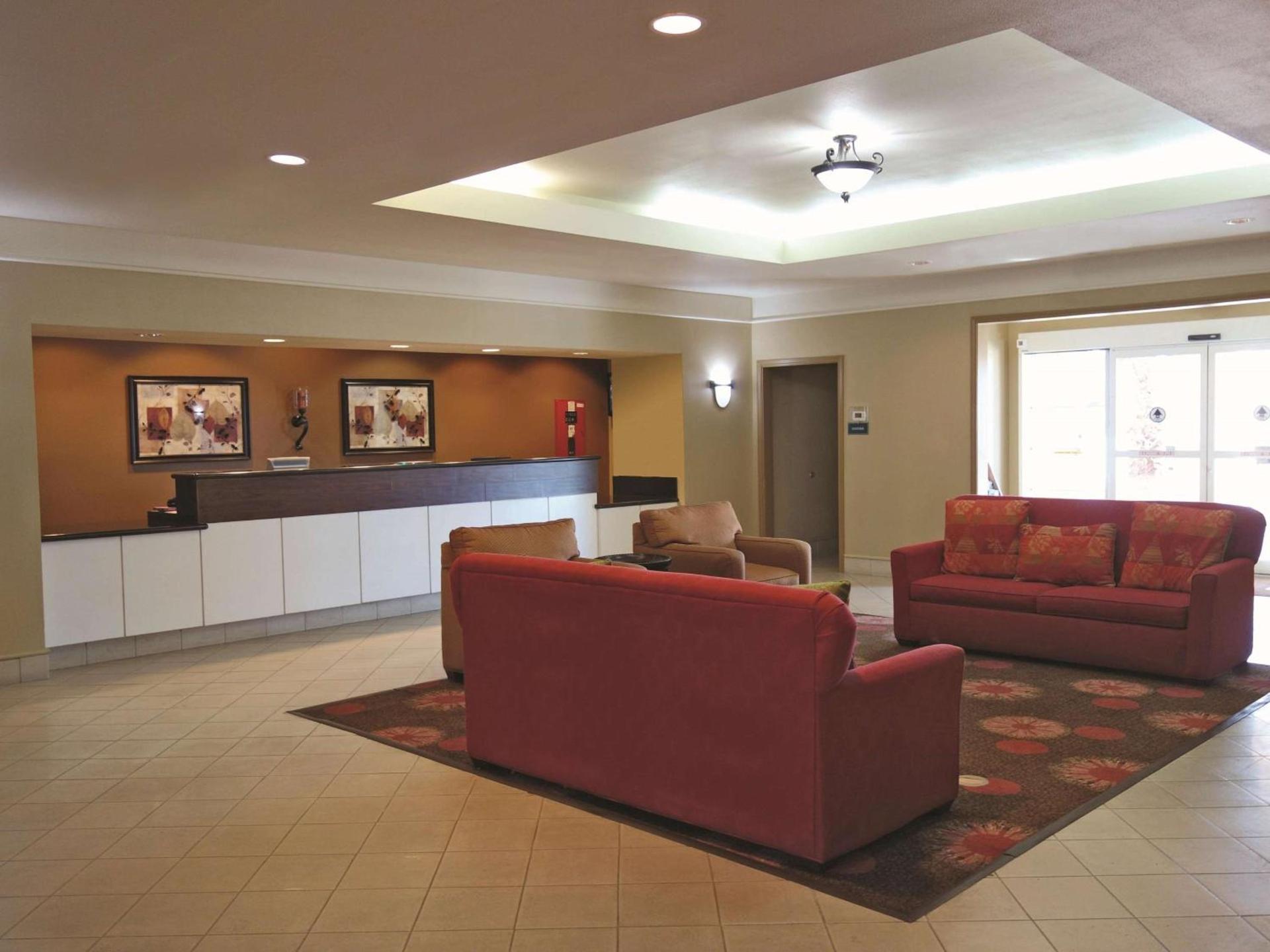 La Quinta by Wyndham Seguin photo 2