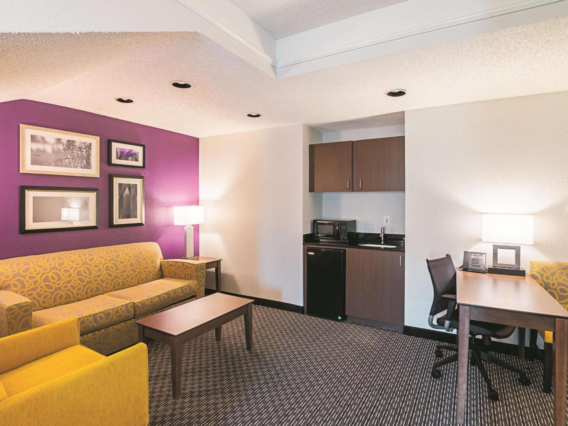 La Quinta by Wyndham Fort Worth North photo 16