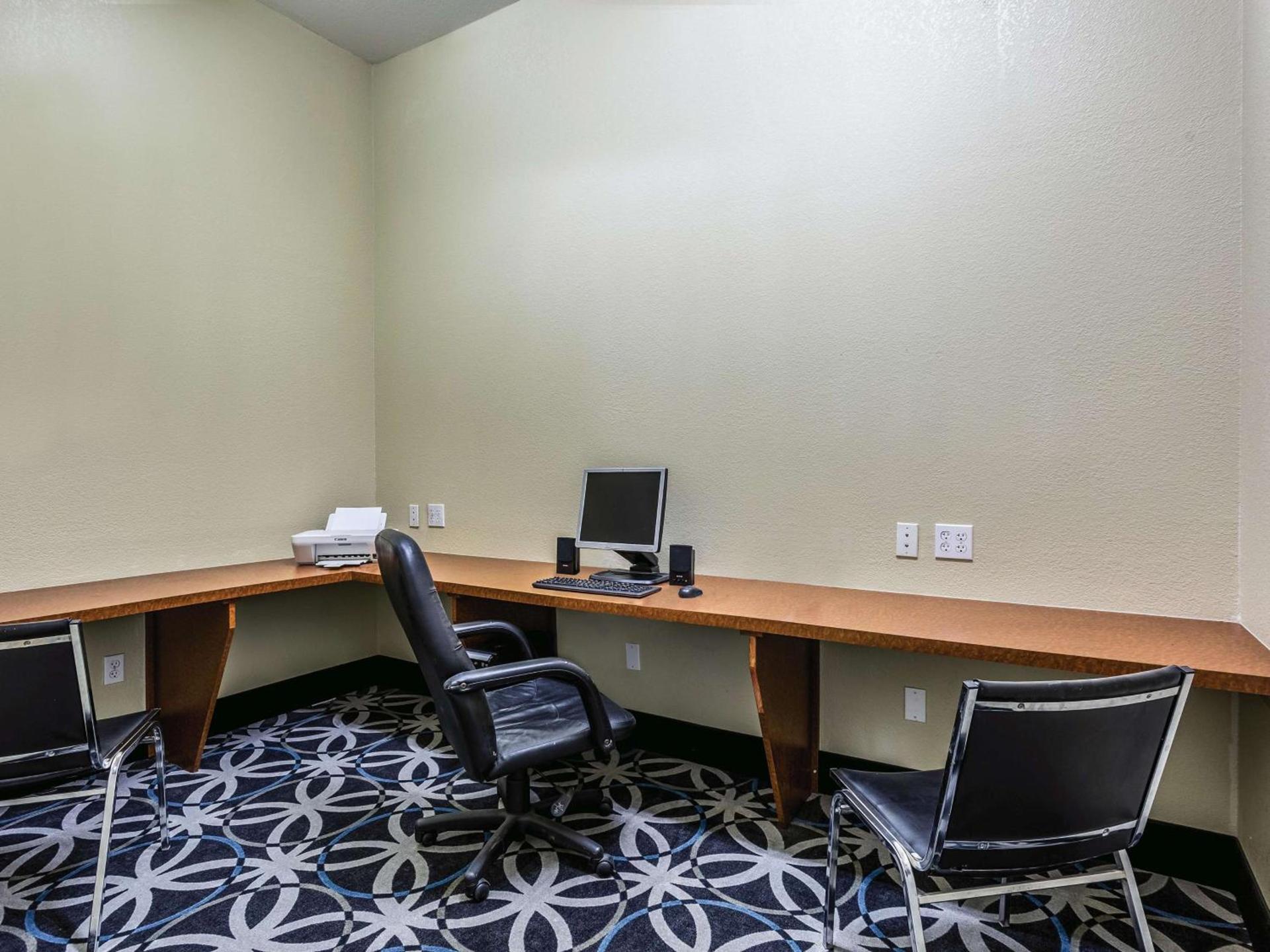 La Quinta by Wyndham Deming photo 26