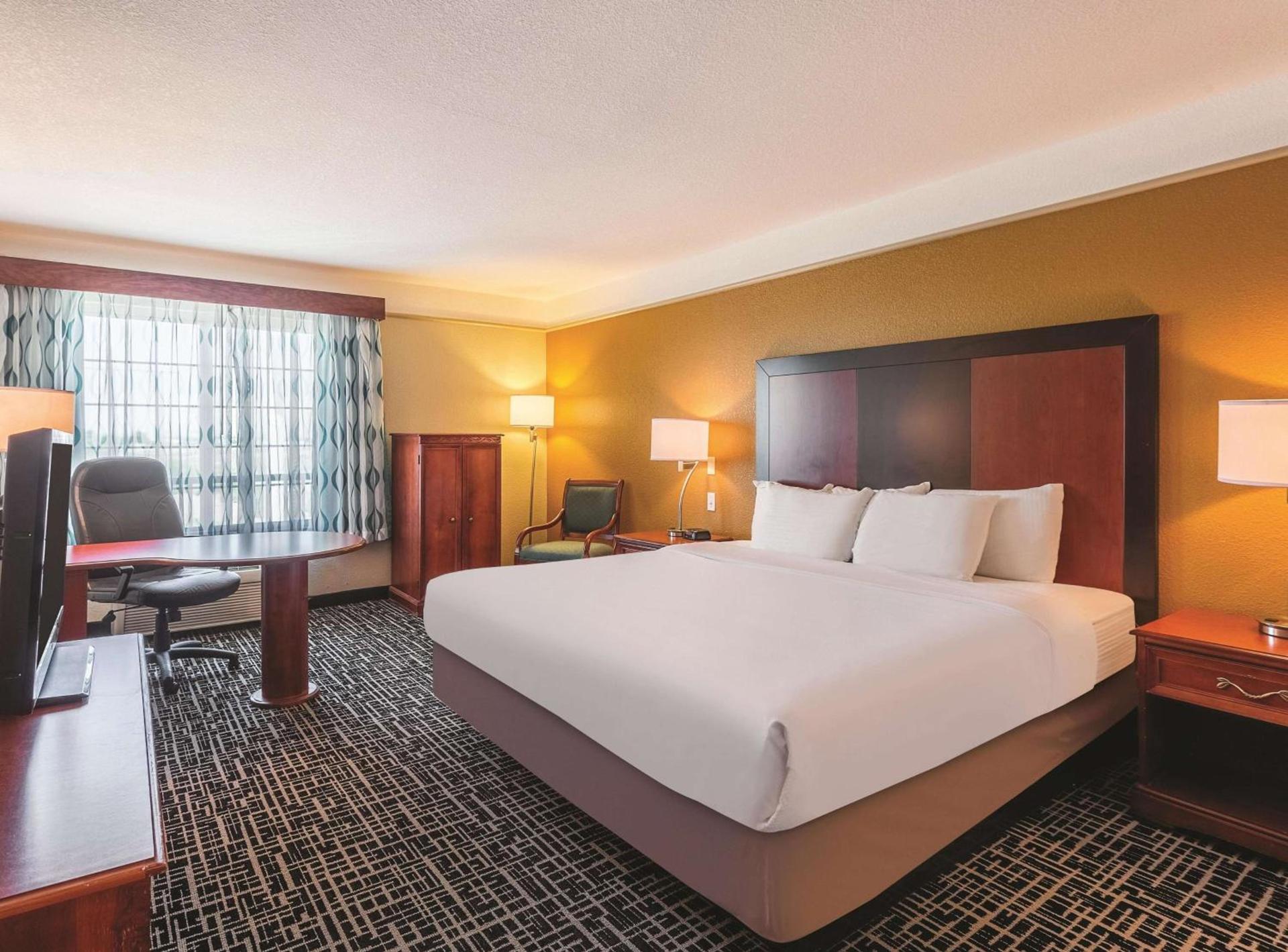 La Quinta by Wyndham Deming photo 30