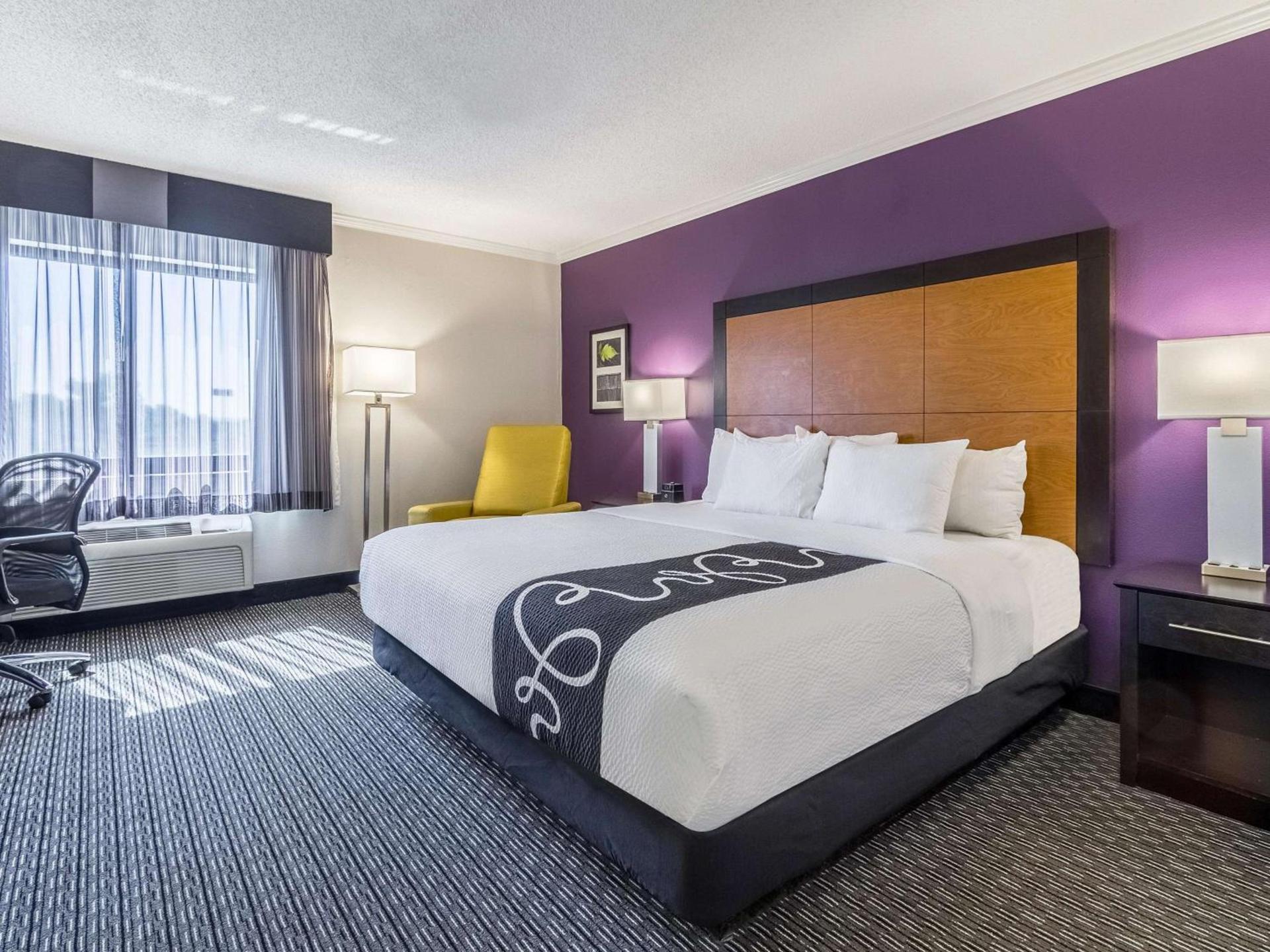 La Quinta Inn & Suites by Wyndham Phoenix Scottsdale photo 41