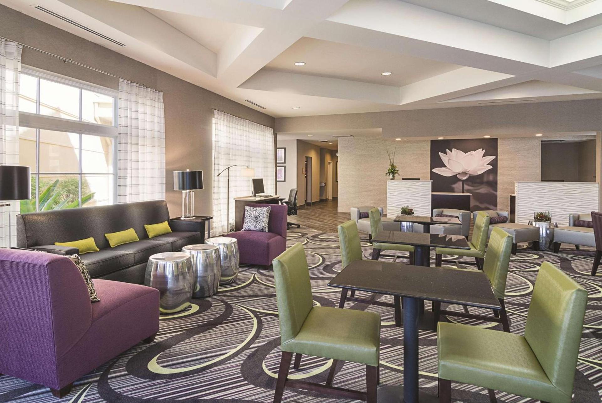La Quinta by Wyndham Phoenix Mesa West photo 11