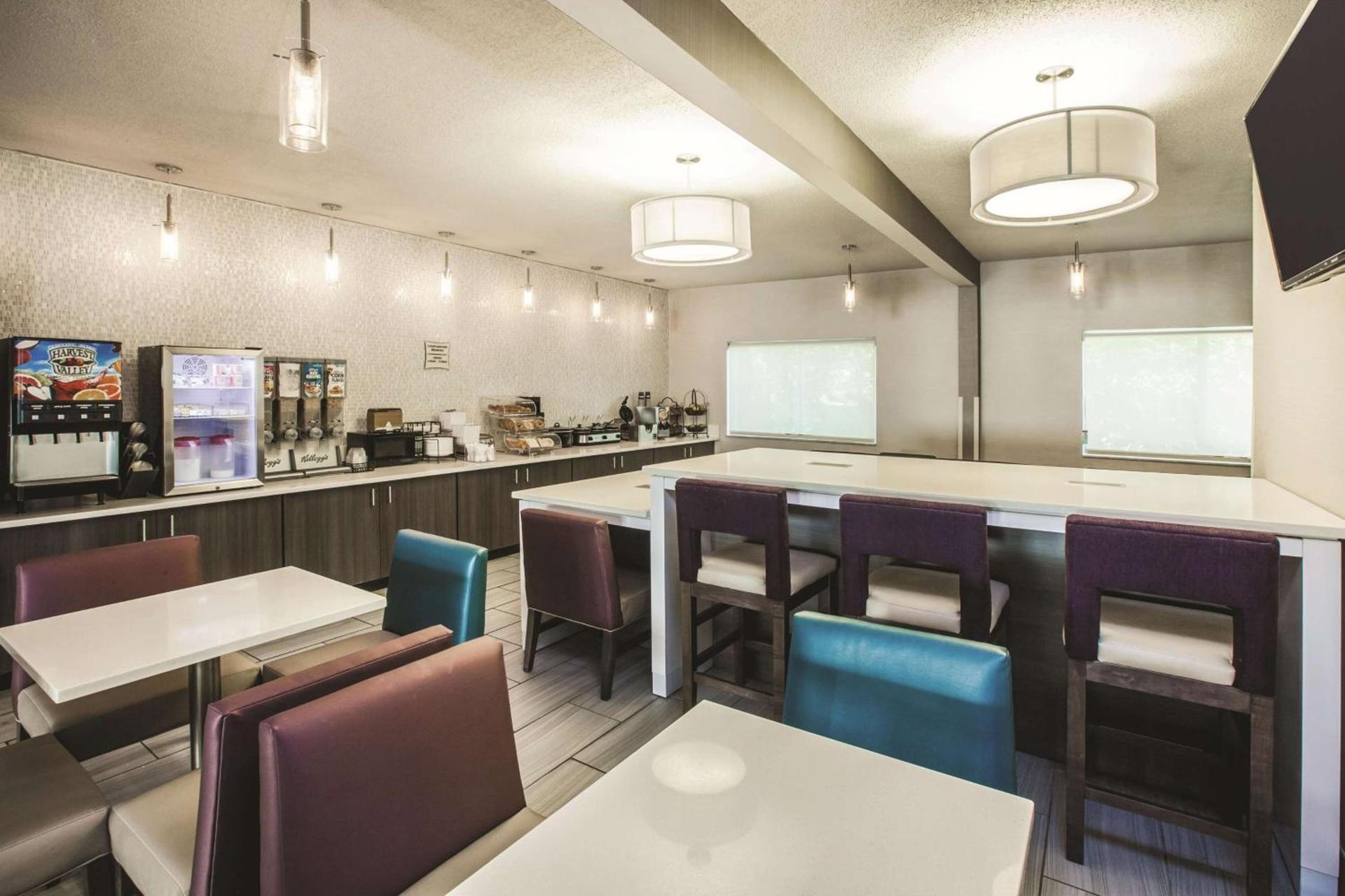 La Quinta Inn by Wyndham Indianapolis North photo 18