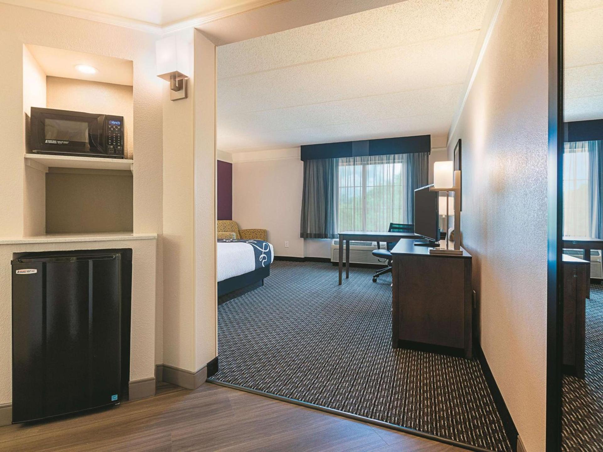 La Quinta by Wyndham Atlanta Alpharetta photo 15