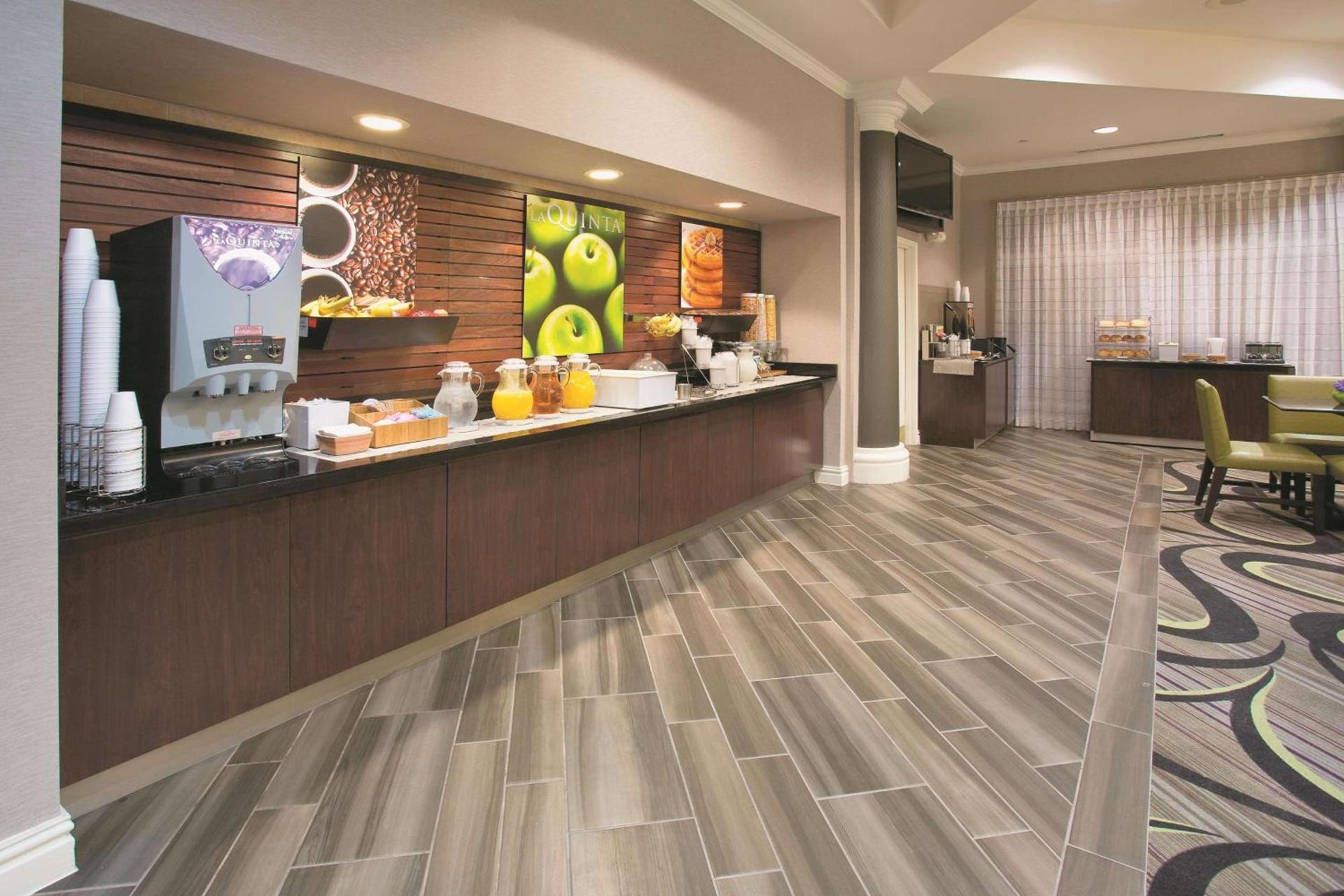 La Quinta Inn & Suites by Wyndham Mesa Superstition Springs photo 34