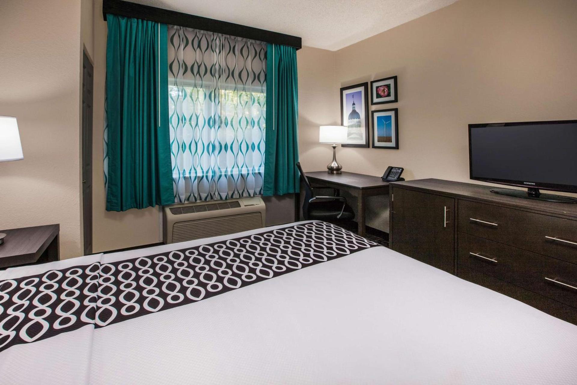 La Quinta Inn by Wyndham Indianapolis North photo 24