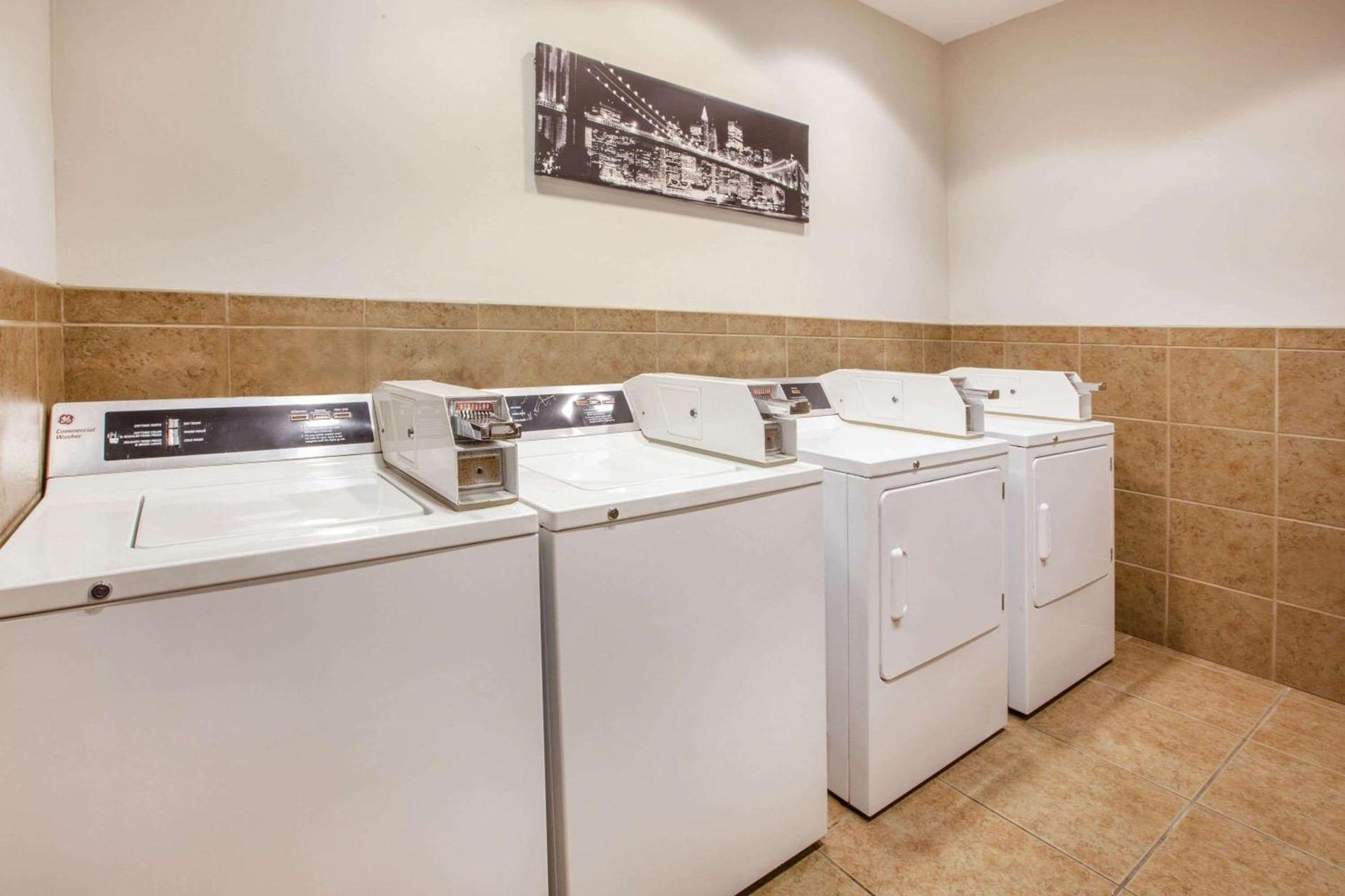 La Quinta by Wyndham Cincinnati Airport Florence photo 34