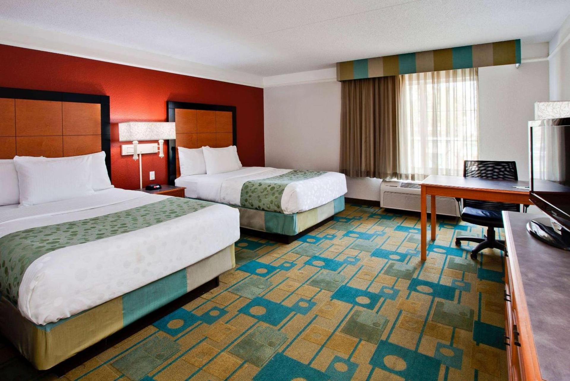 La Quinta by Wyndham USF (Near Busch Gardens) photo 17