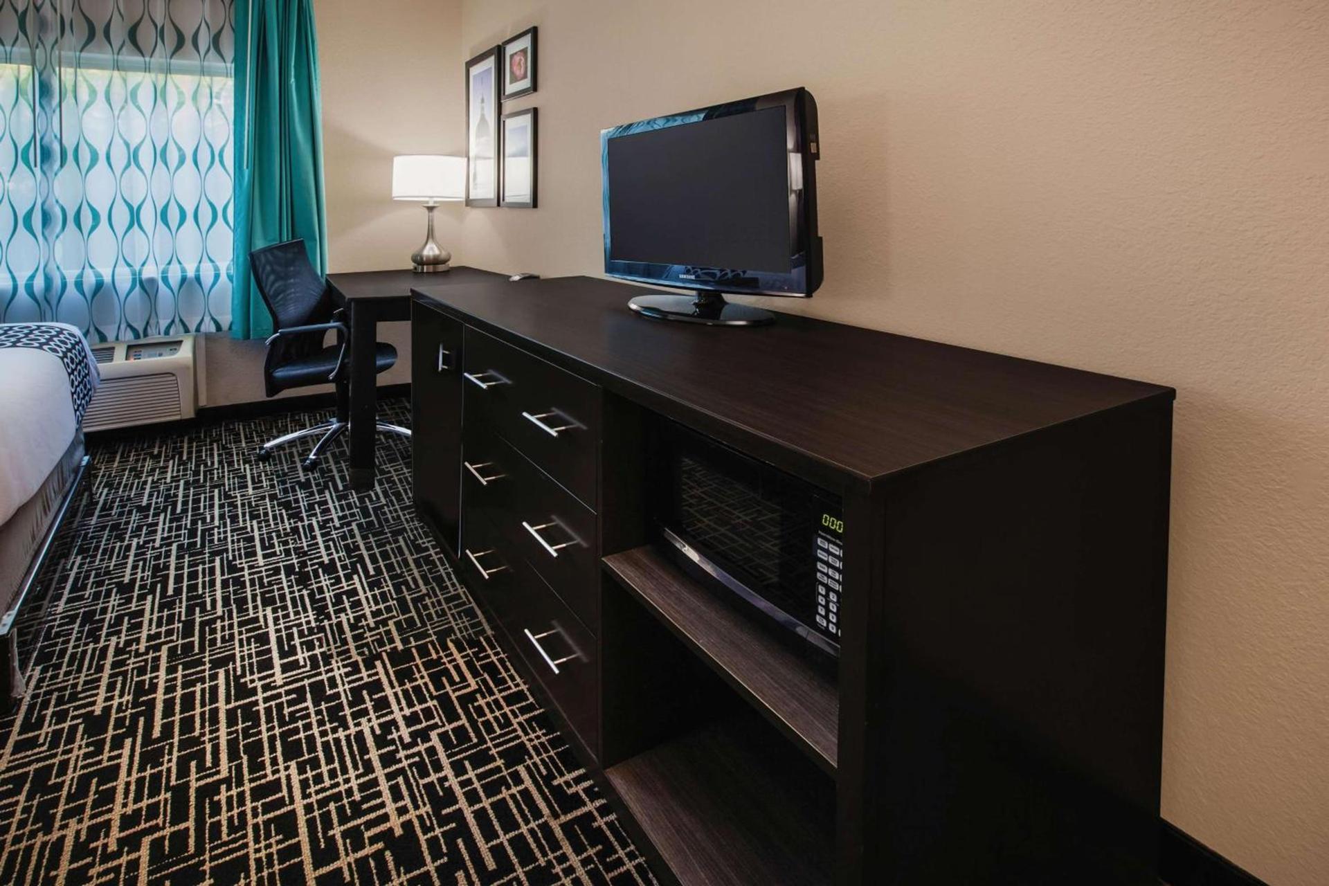 La Quinta Inn by Wyndham Indianapolis North photo 29