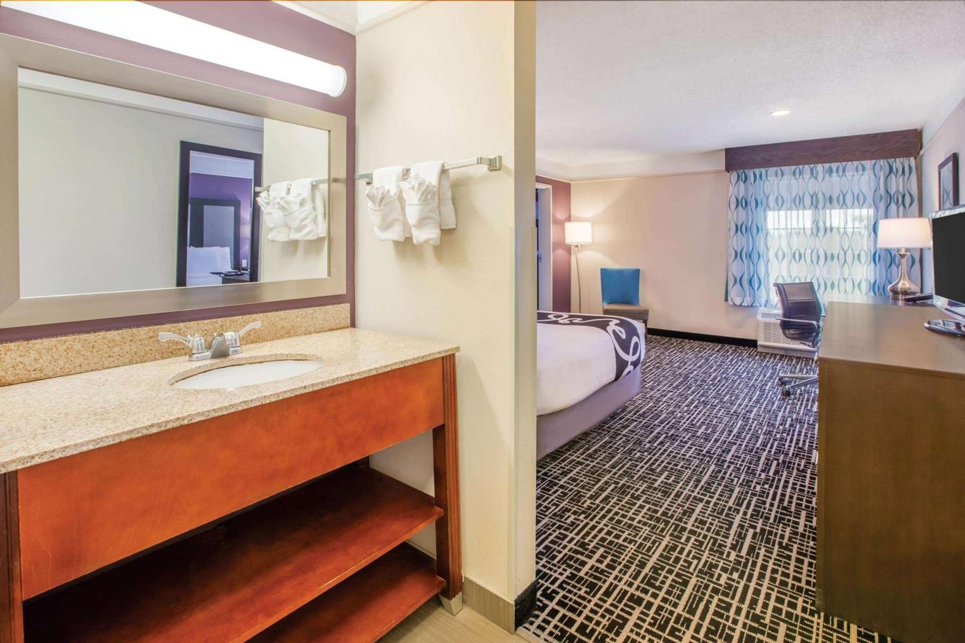 La Quinta by Wyndham Cincinnati Airport Florence photo 12