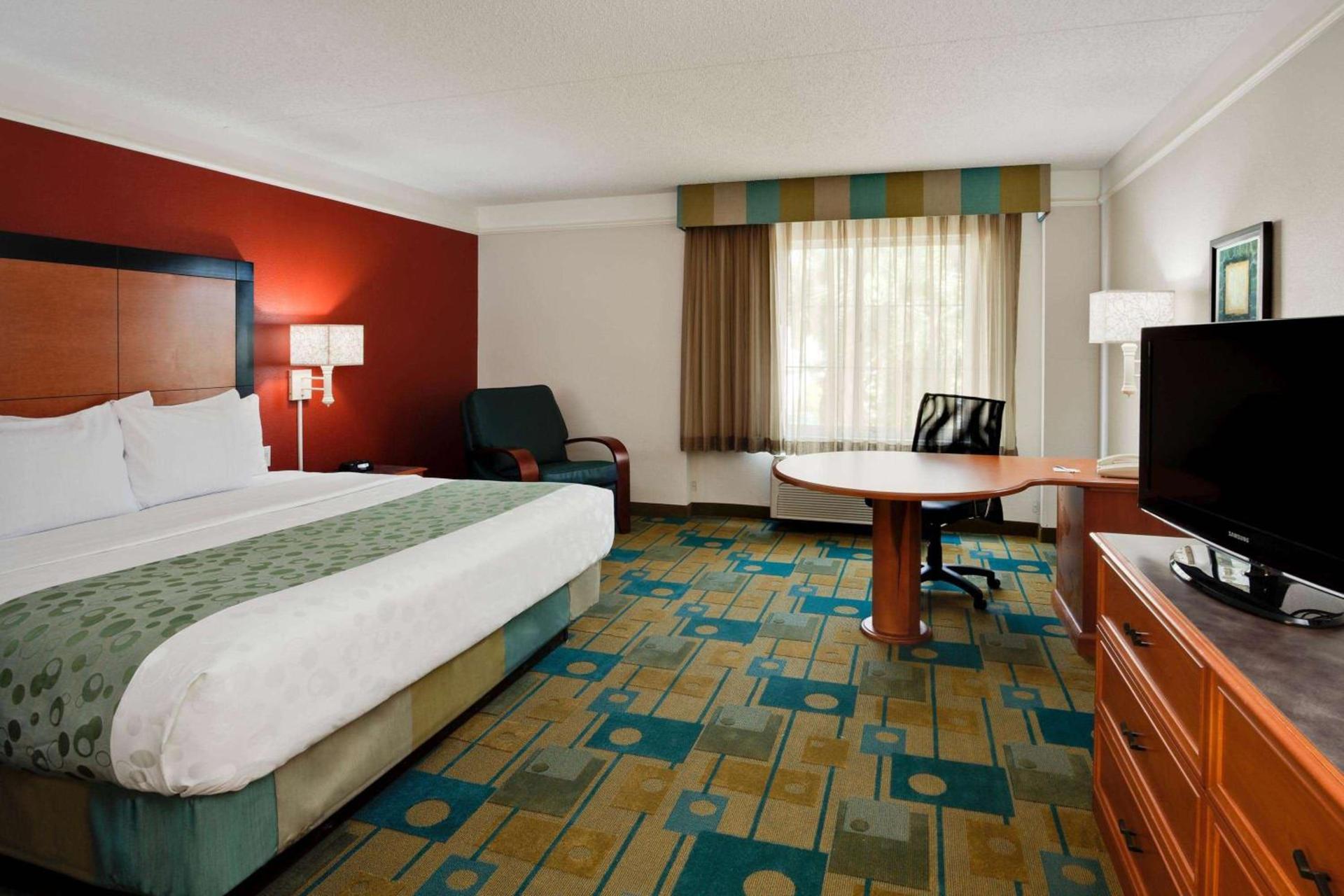 La Quinta by Wyndham USF (Near Busch Gardens) photo 14