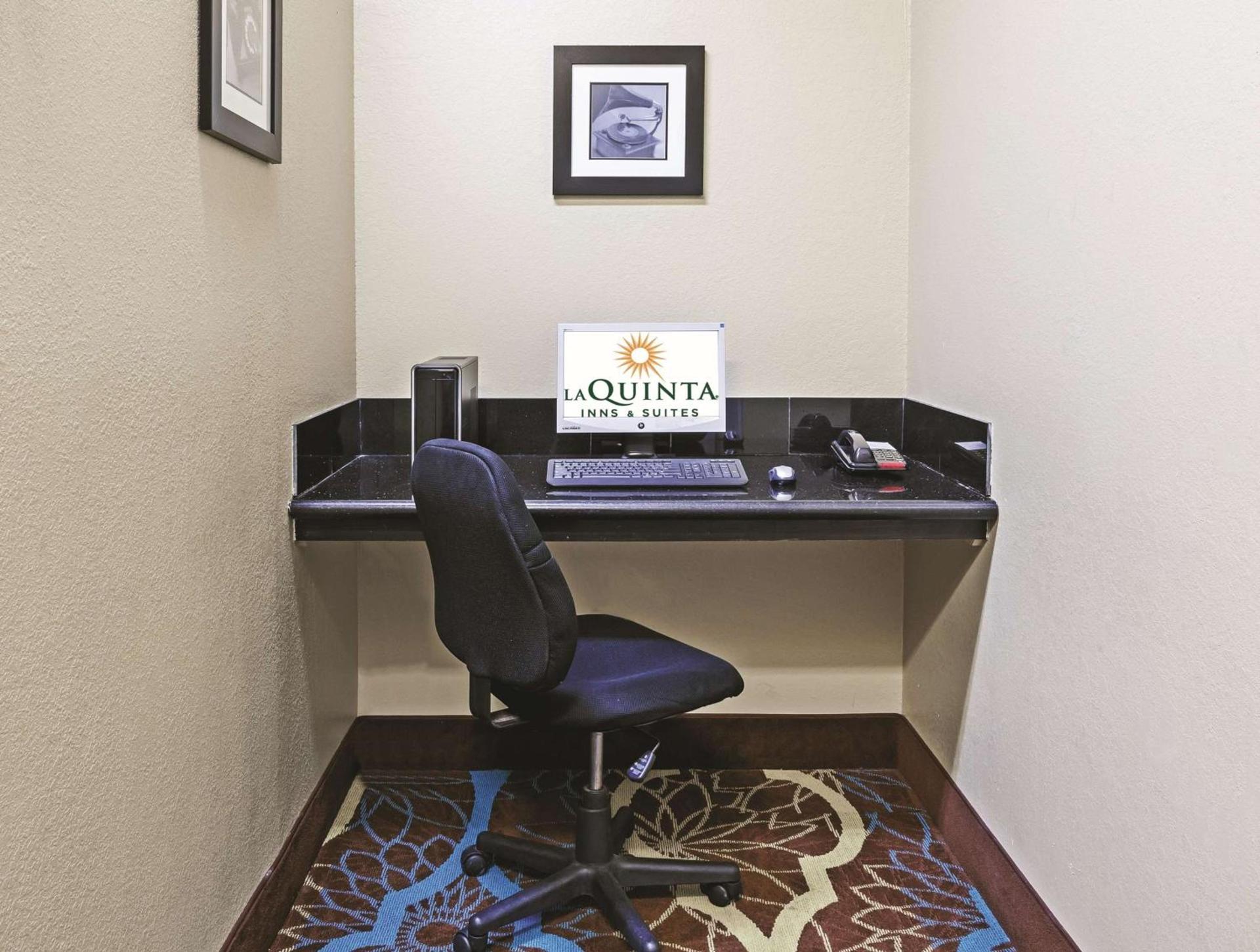 La Quinta by Wyndham Pearland photo 13