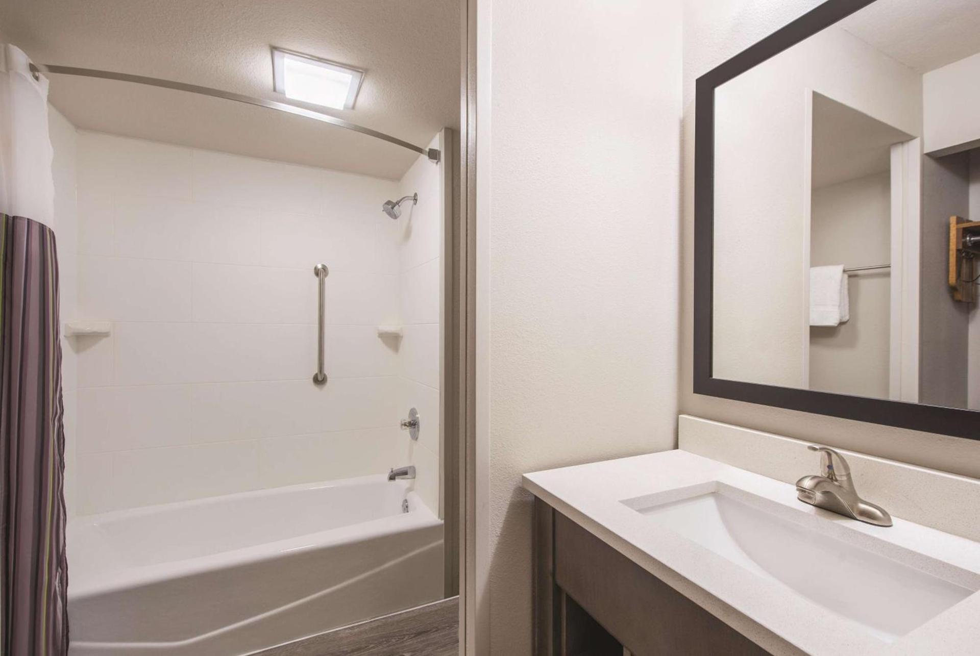 La Quinta by Wyndham Phoenix Mesa West photo 30
