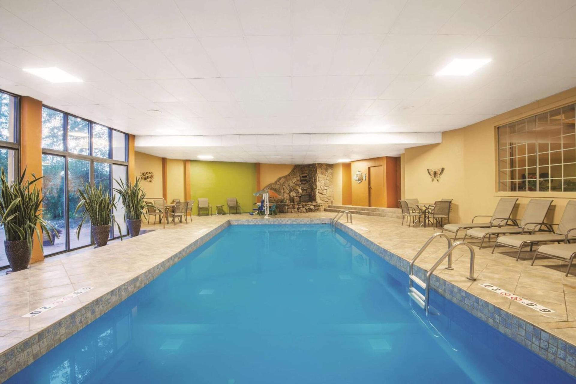 Mountain Valley Inn & Suites photo 26