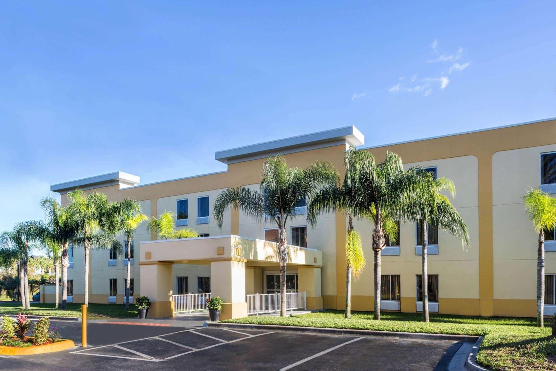 La Quinta by Wyndham Orlando Universal area - Free Shuttle to Universal photo 8