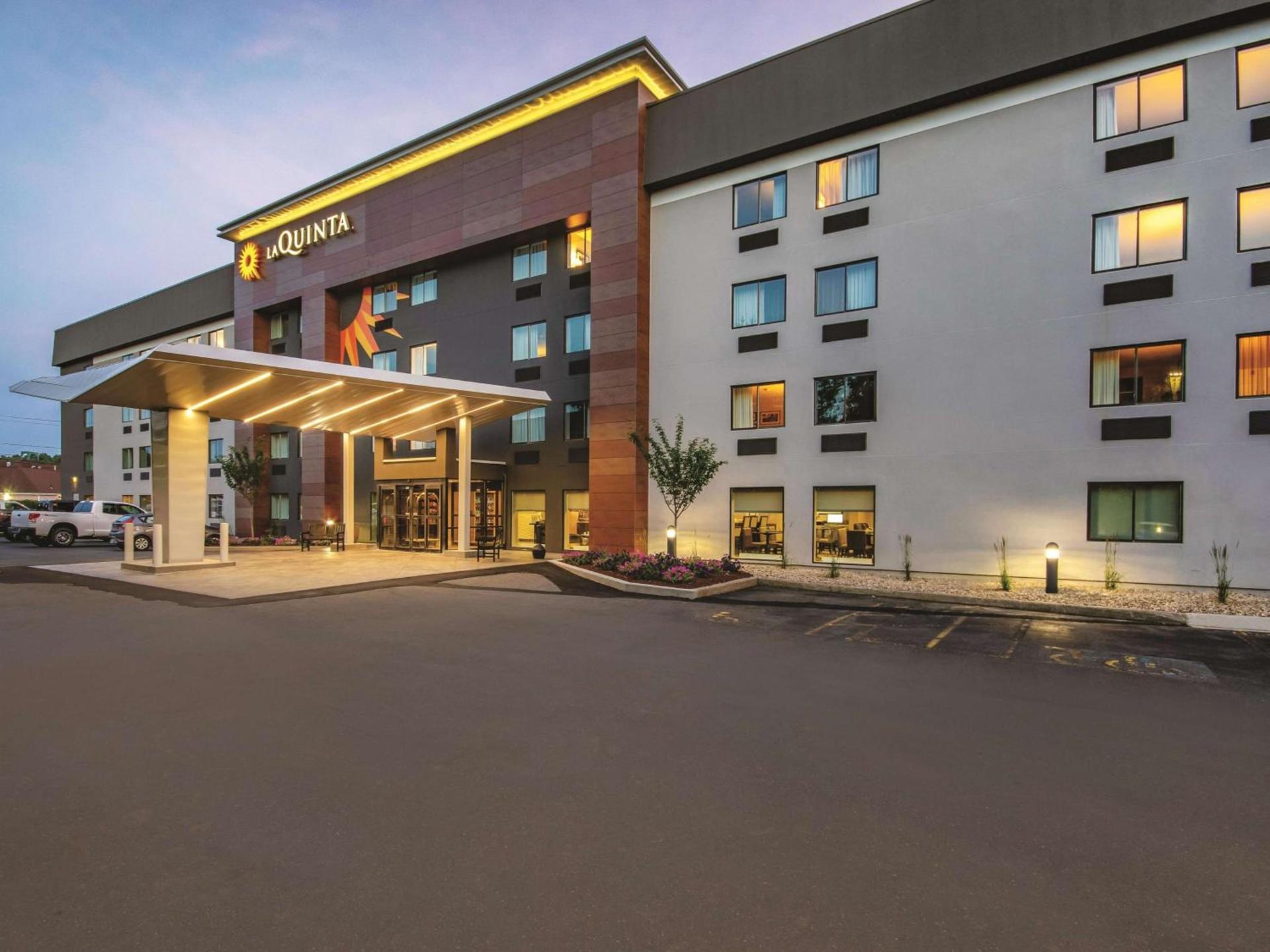La Quinta by Wyndham Hartford Bradley Airport photo 46