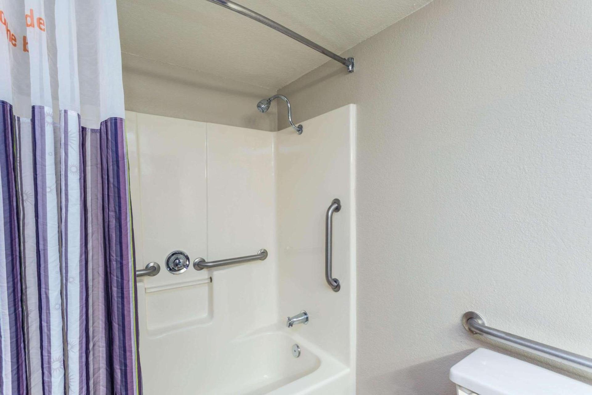 La Quinta by Wyndham Orlando Universal area - Free Shuttle to Universal photo 14