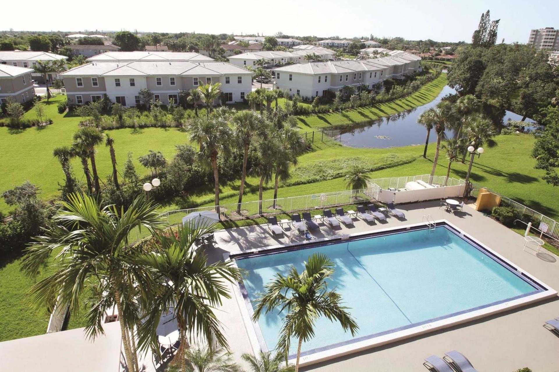 La Quinta by Wyndham Coral Springs University Dr photo 6