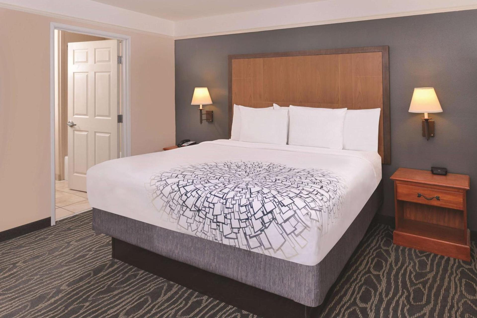 La Quinta by Wyndham Ruidoso Downs photo 54