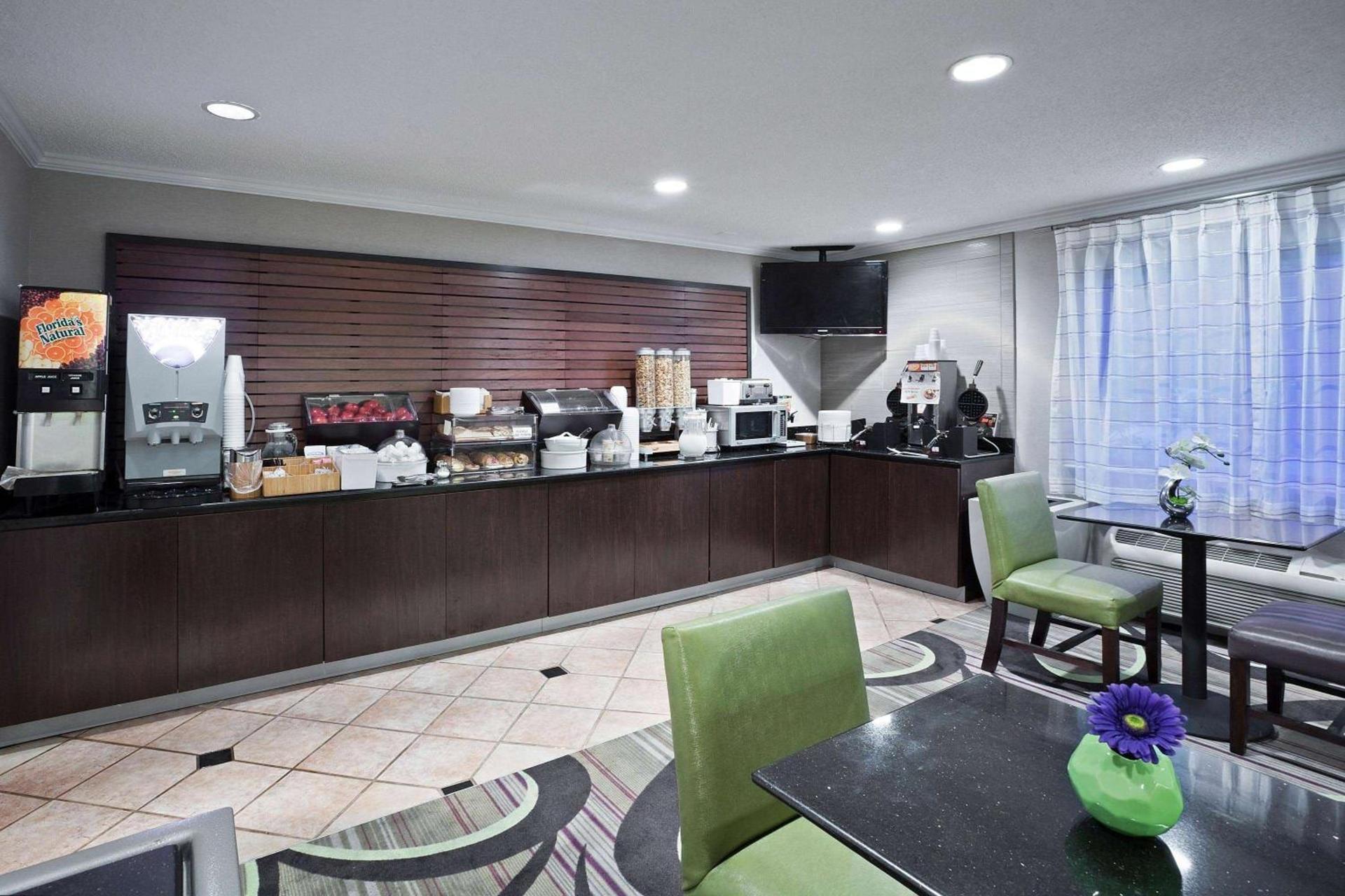 La Quinta by Wyndham Cleveland Macedonia photo 44
