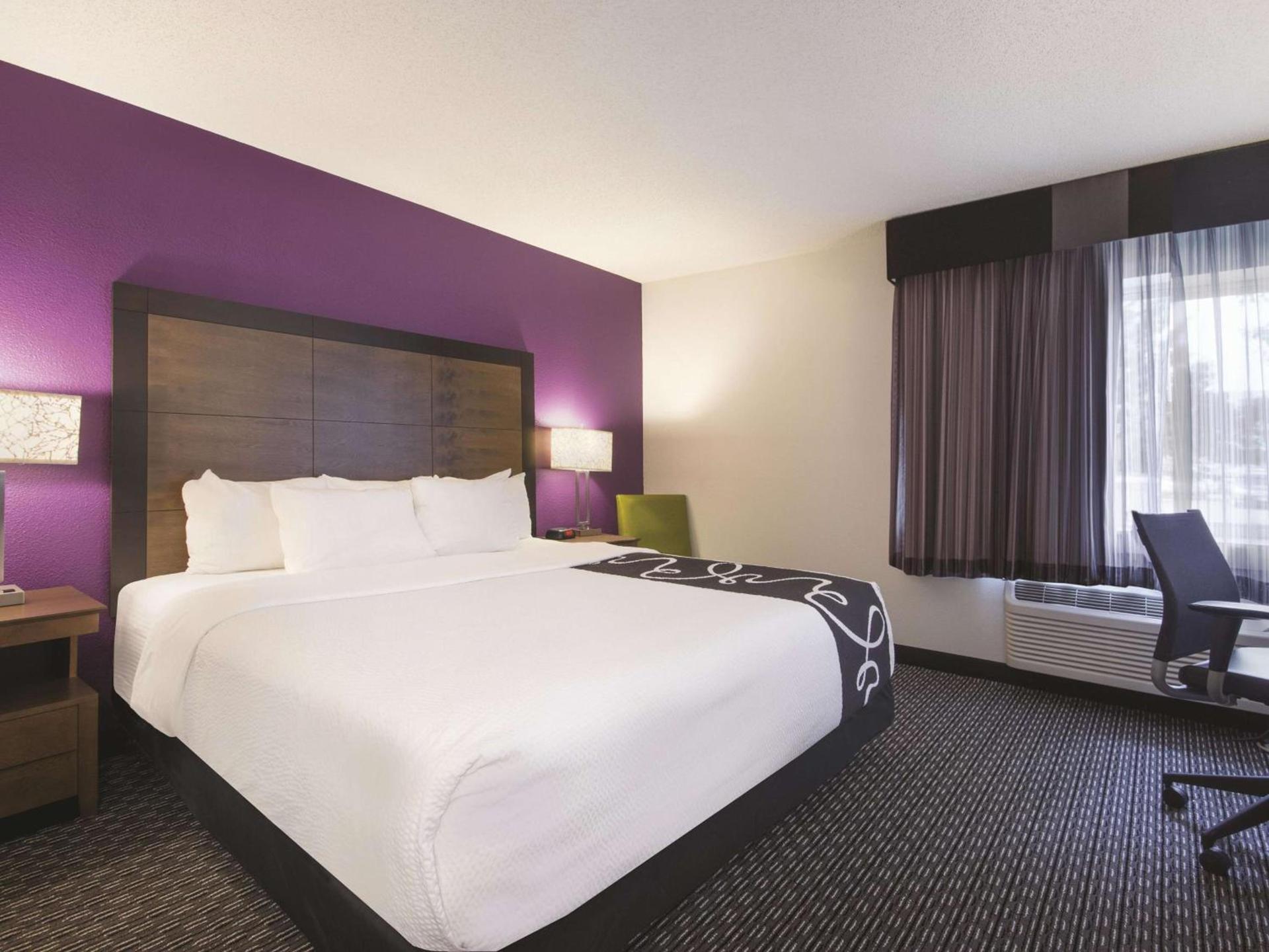 La Quinta by Wyndham Hartford Bradley Airport photo 19