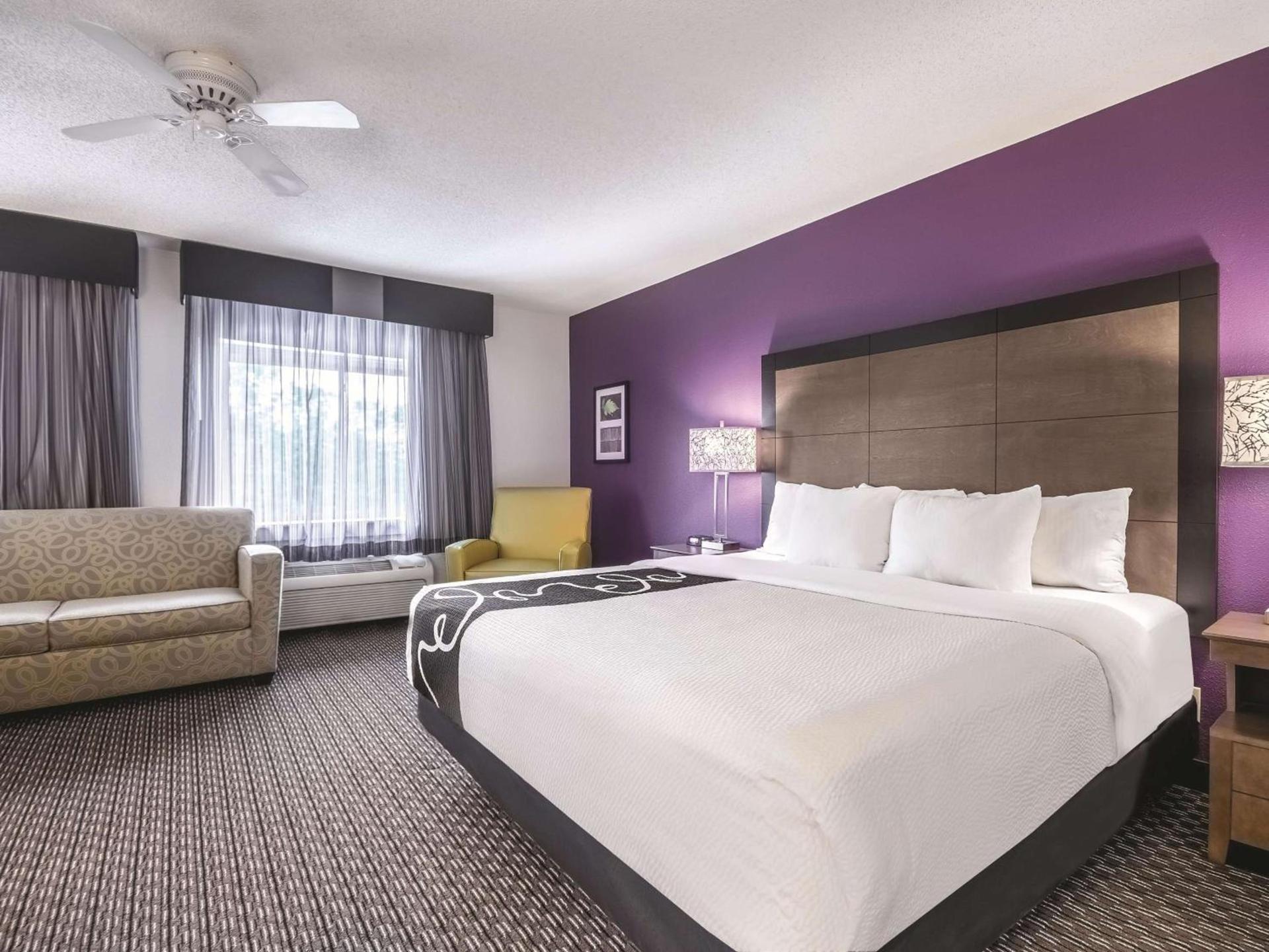 La Quinta by Wyndham Hartford Bradley Airport photo 7