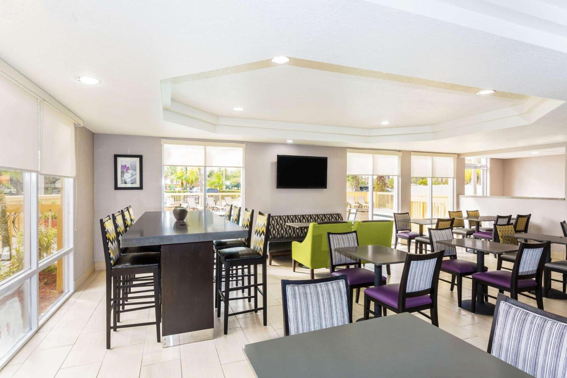 La Quinta by Wyndham Orlando Universal area - Free Shuttle to Universal photo 5