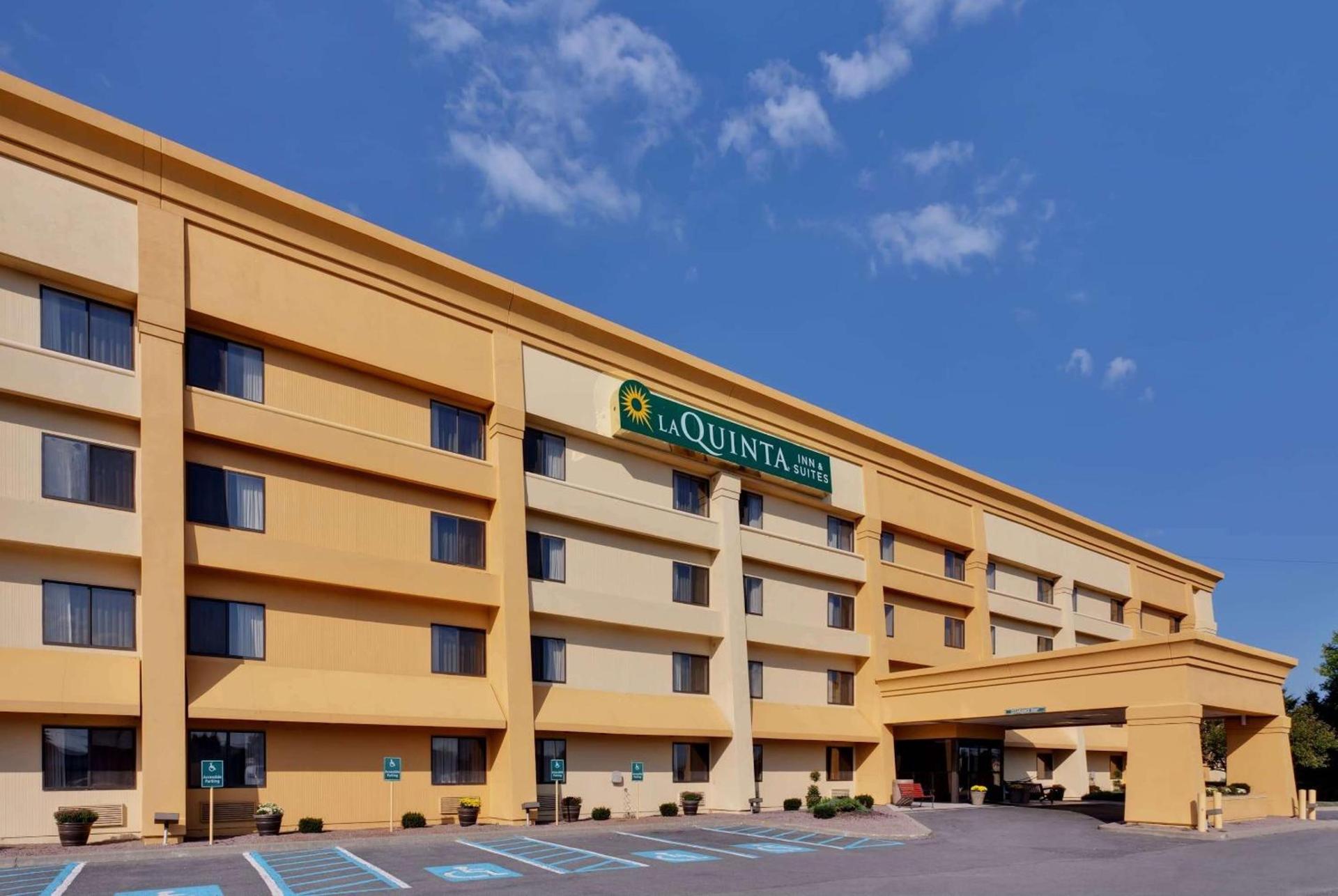 La Quinta by Wyndham Plattsburgh photo 2