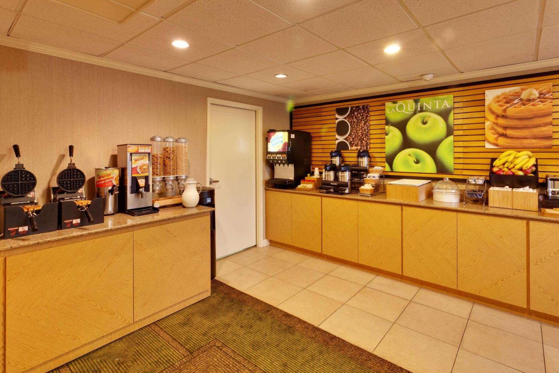 La Quinta by Wyndham Plattsburgh photo 30