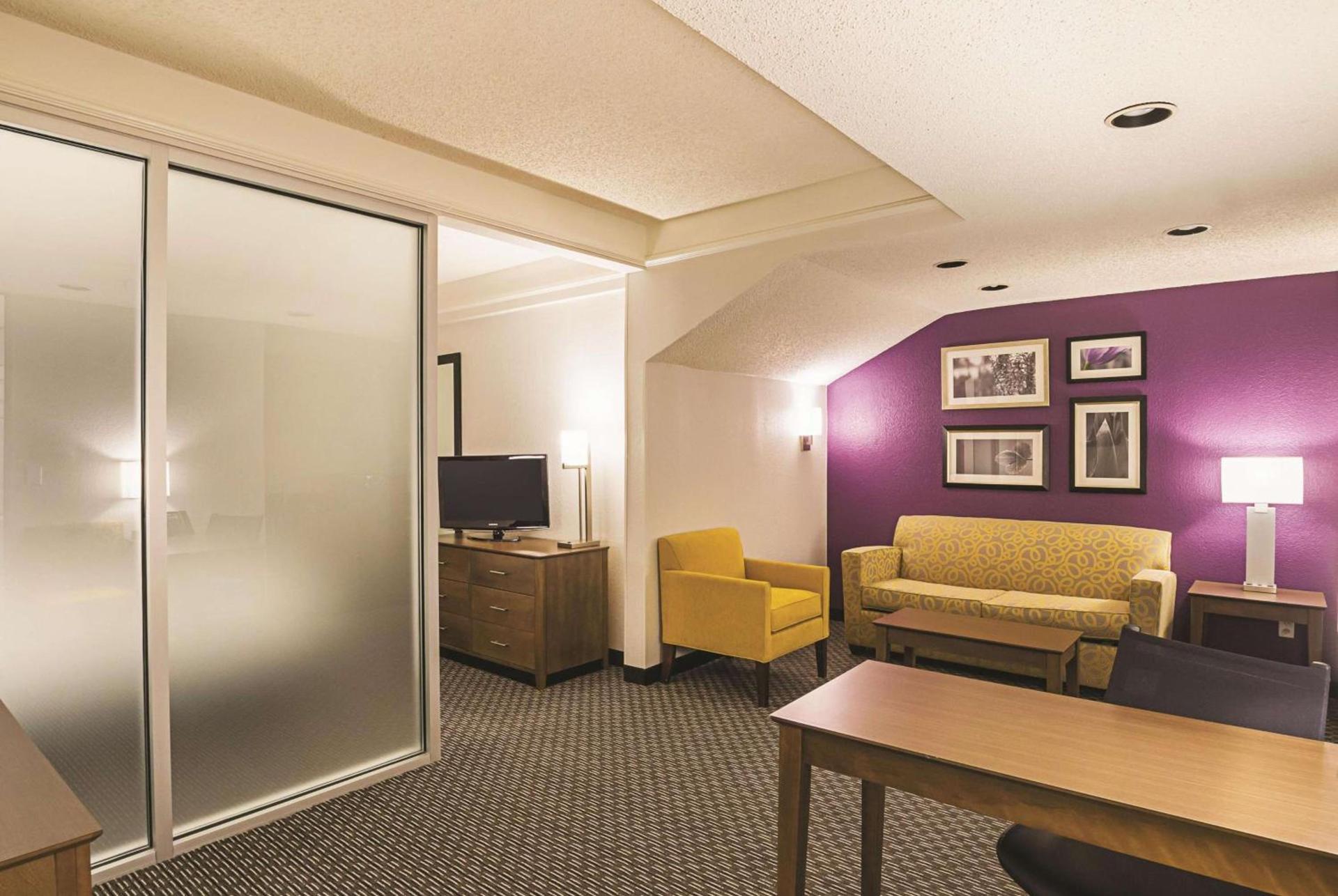 La Quinta by Wyndham Fort Worth North photo 26