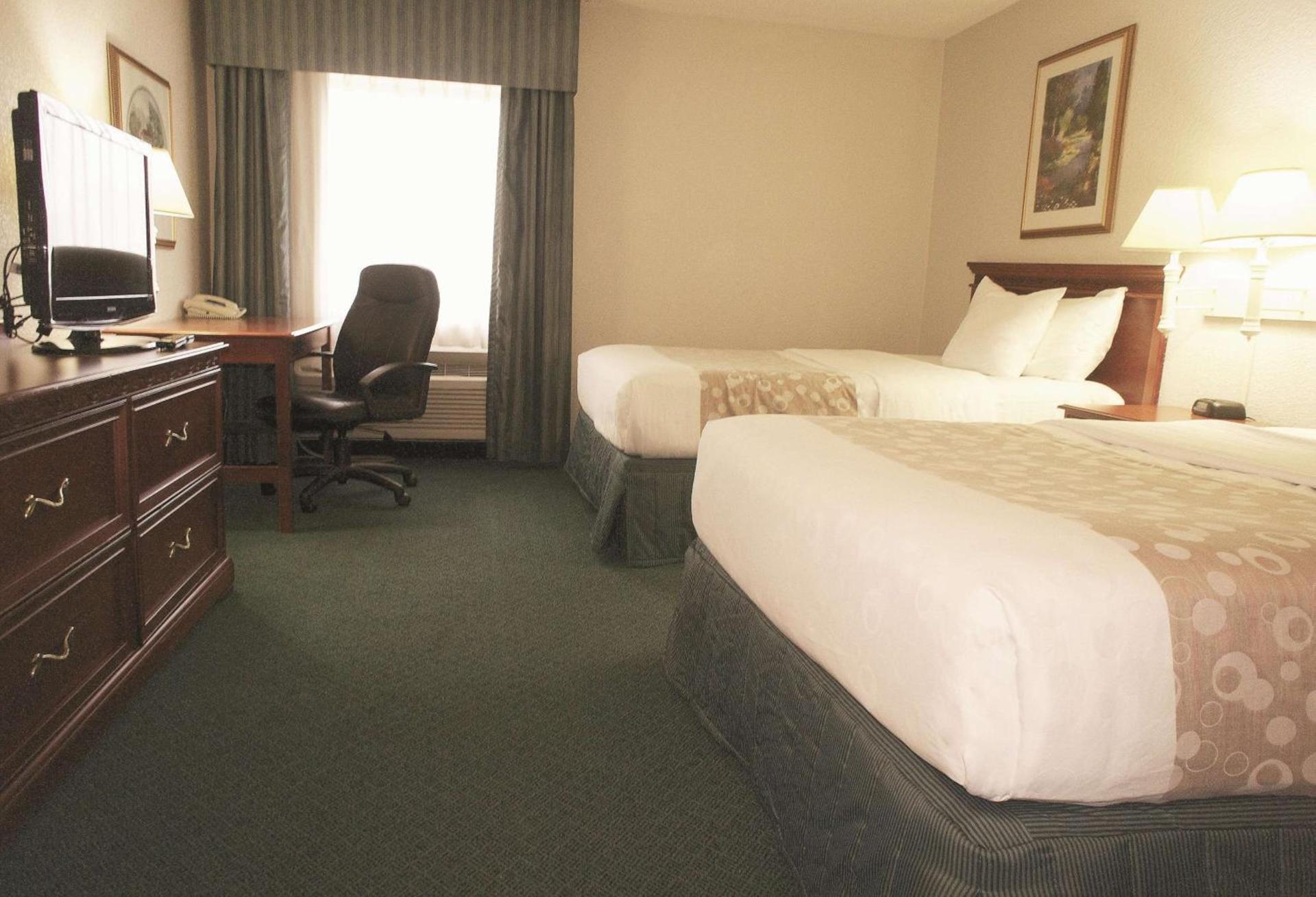 La Quinta Inn by Wyndham Detroit Canton photo 32