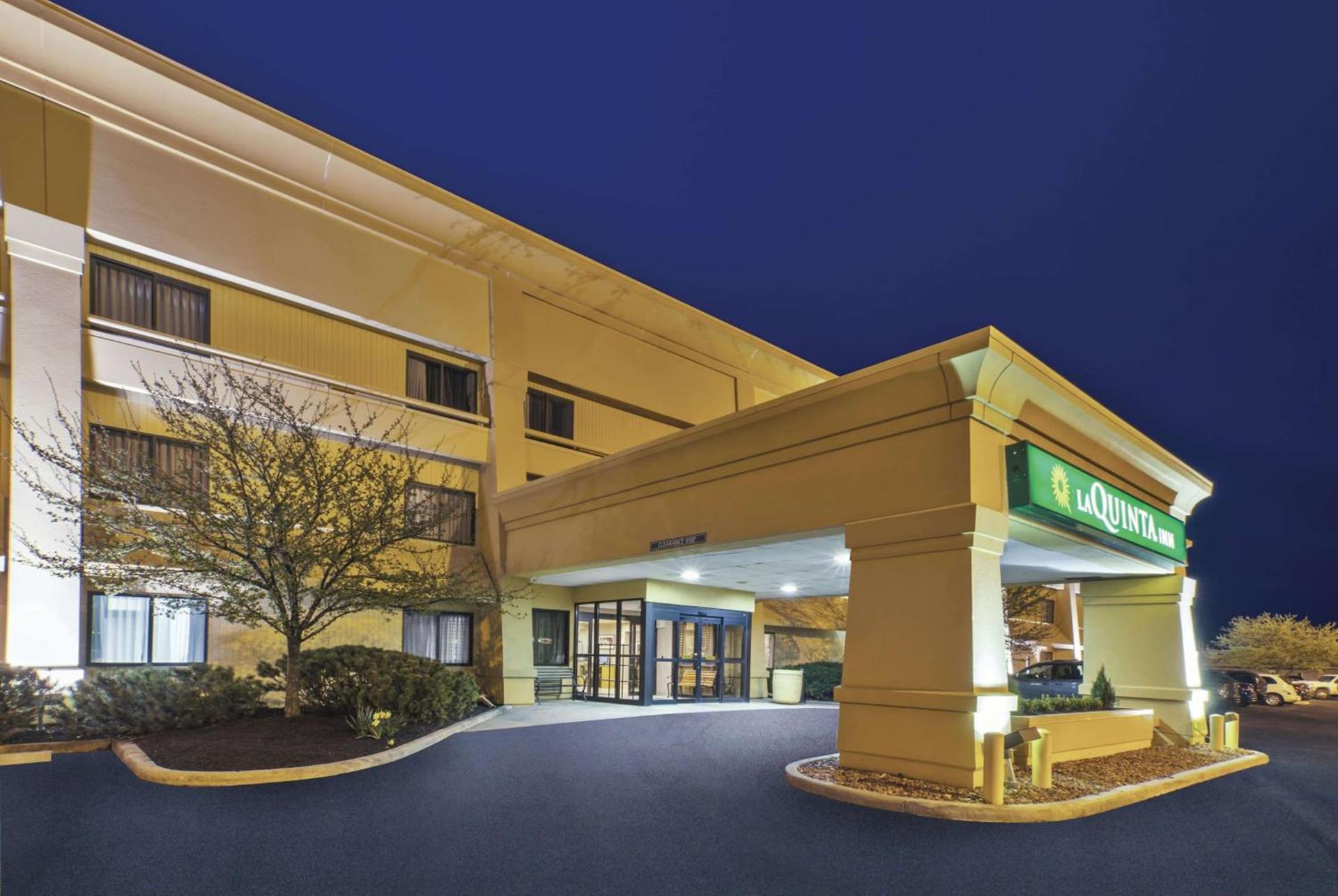 La Quinta Inn by Wyndham Toledo Perrysburg photo 11
