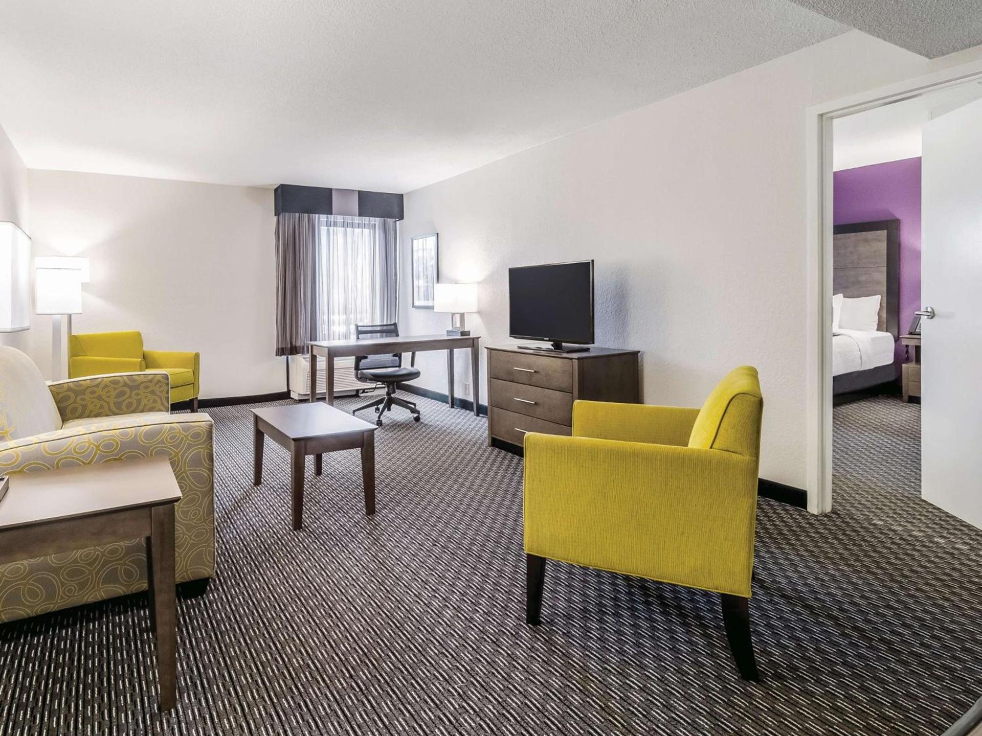 La Quinta Inn & Suites by Wyndham Myrtle Beach - N Kings Hwy photo 16