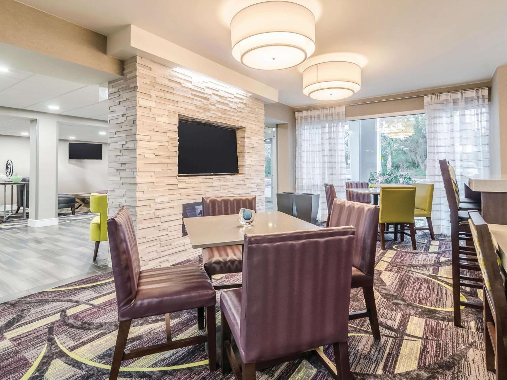 La Quinta Inn & Suites by Wyndham Myrtle Beach - N Kings Hwy photo 51