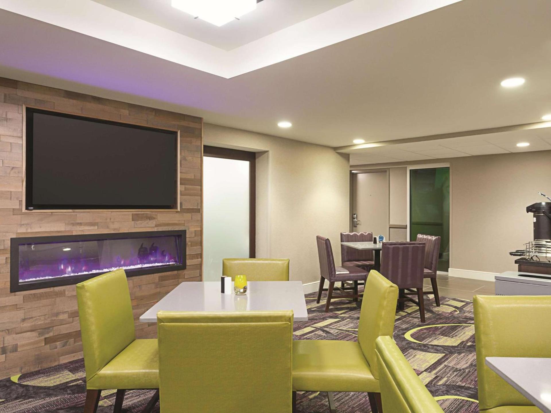 La Quinta by Wyndham Baltimore BWI Airport photo 39