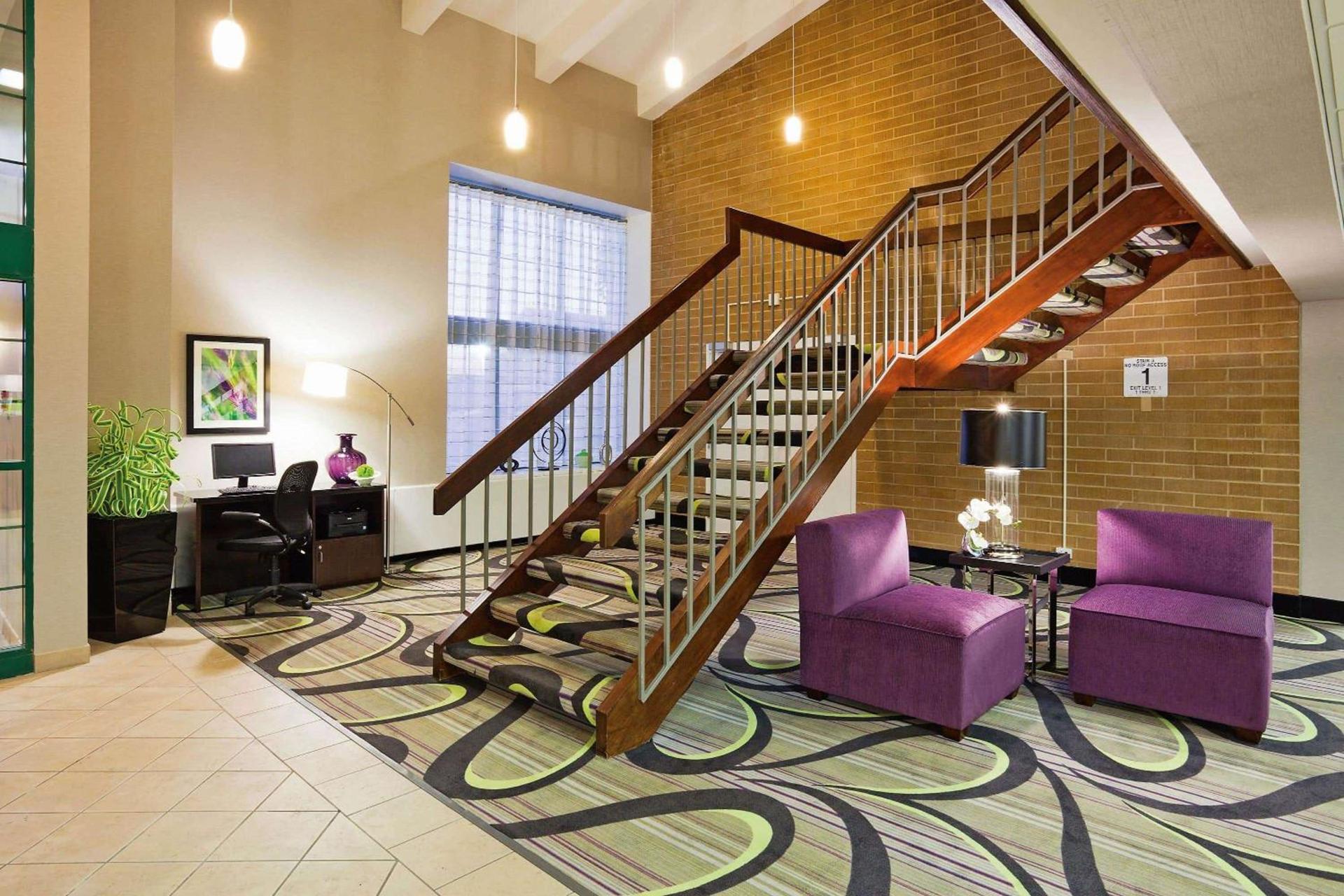 La Quinta Inn by Wyndham Oshkosh photo 3