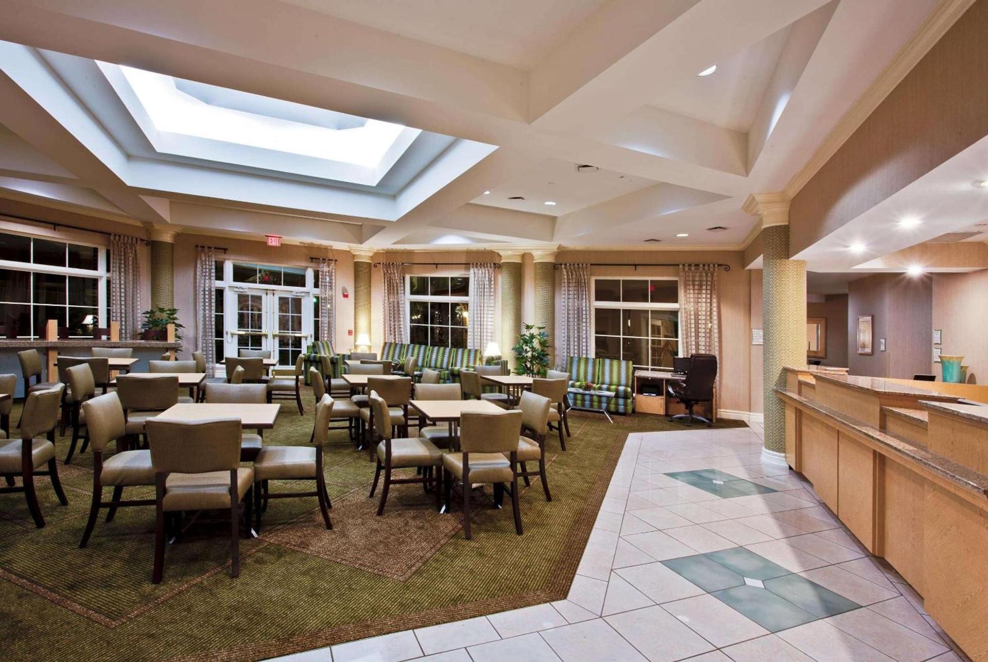 La Quinta by Wyndham USF (Near Busch Gardens) photo 8