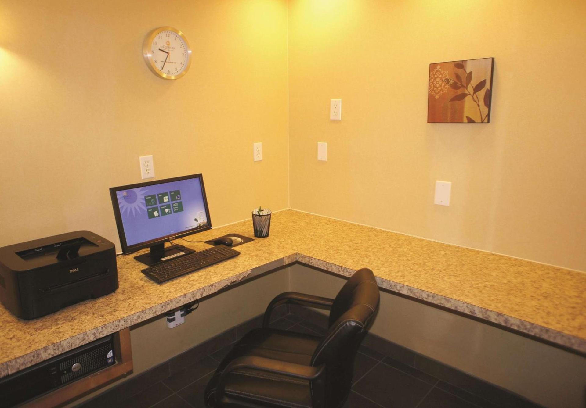 La Quinta by Wyndham Raleigh Cary photo 44