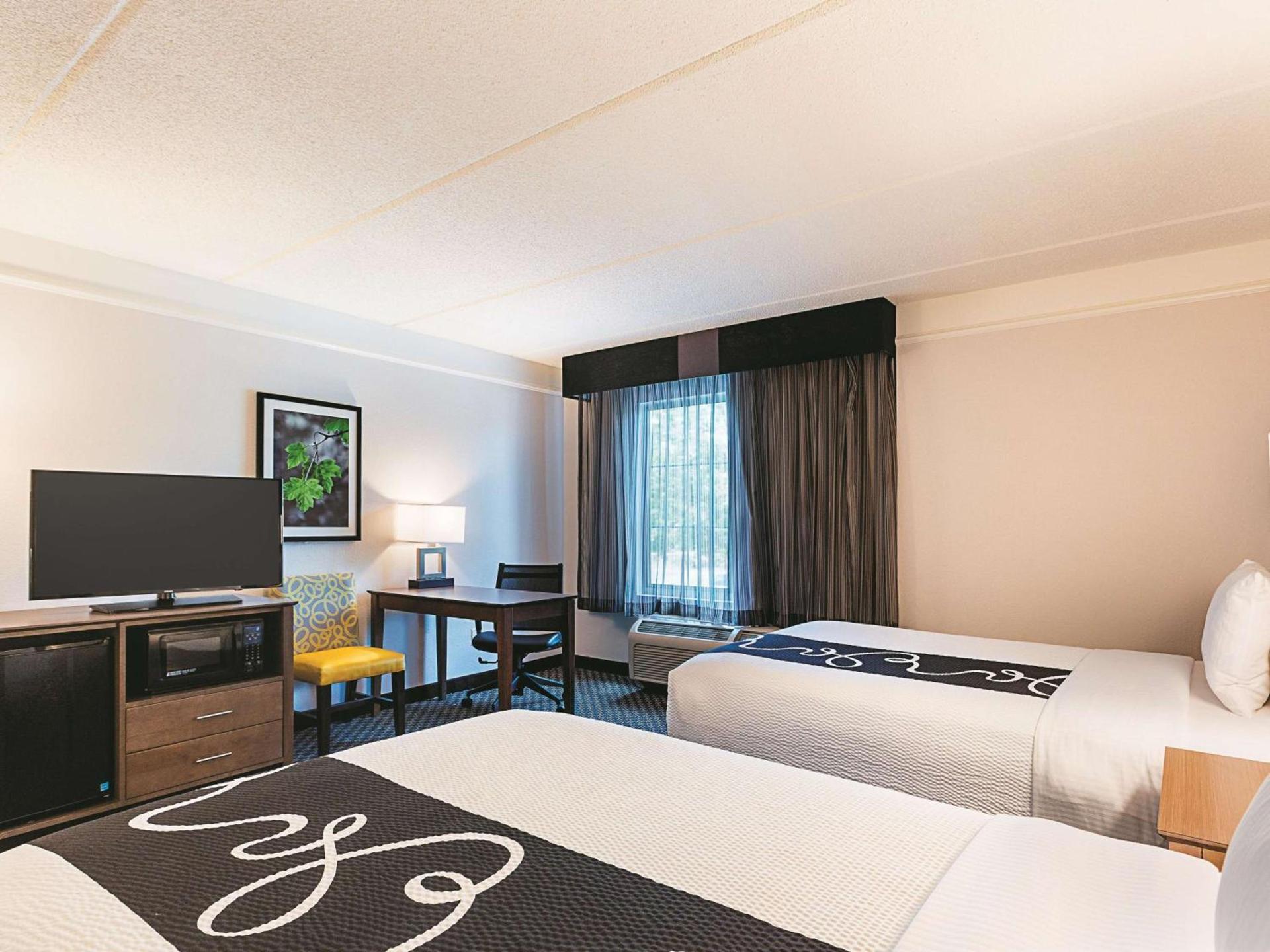 La Quinta by Wyndham Atlanta Alpharetta photo 14