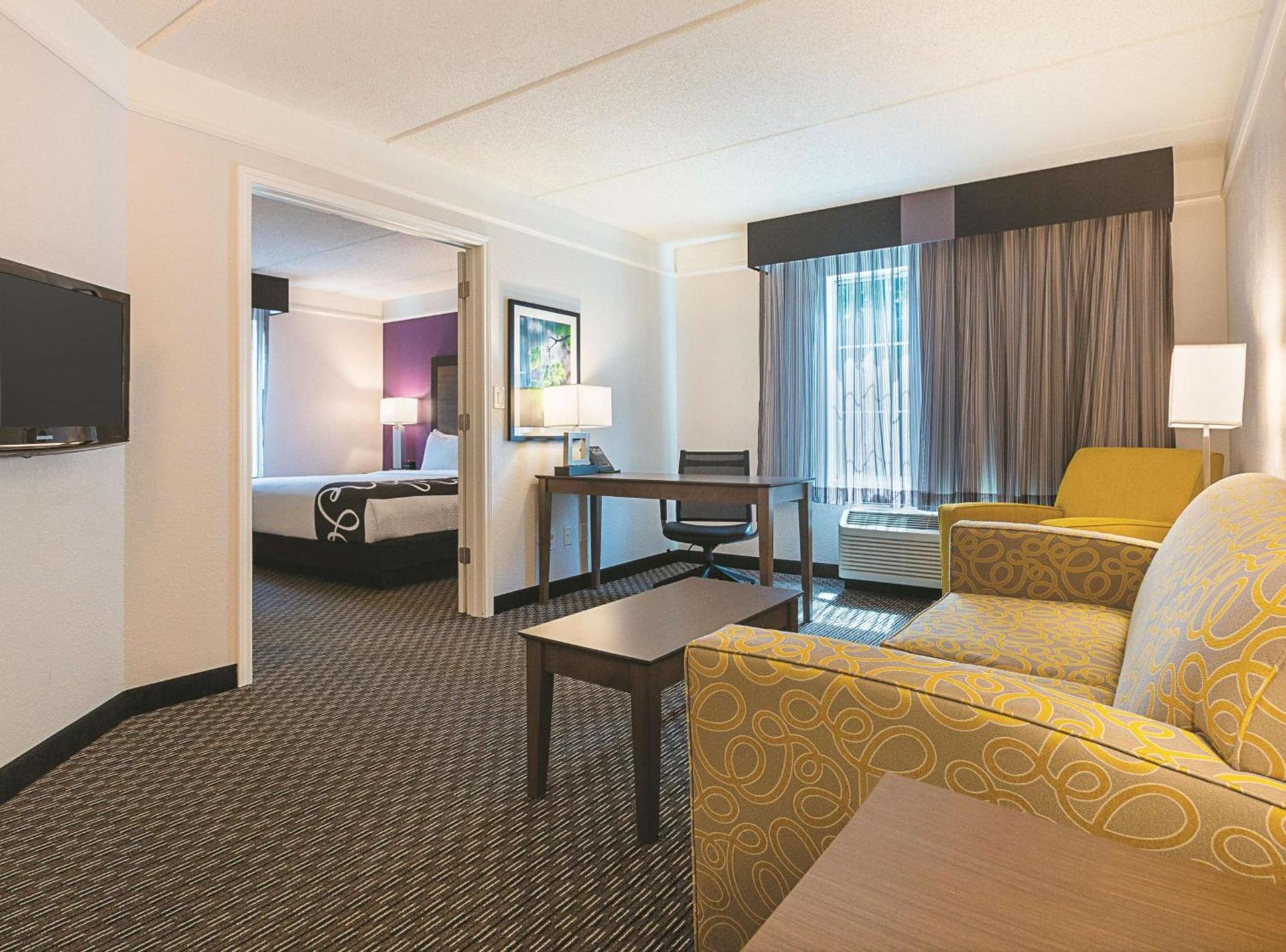 La Quinta by Wyndham Atlanta Alpharetta photo 38